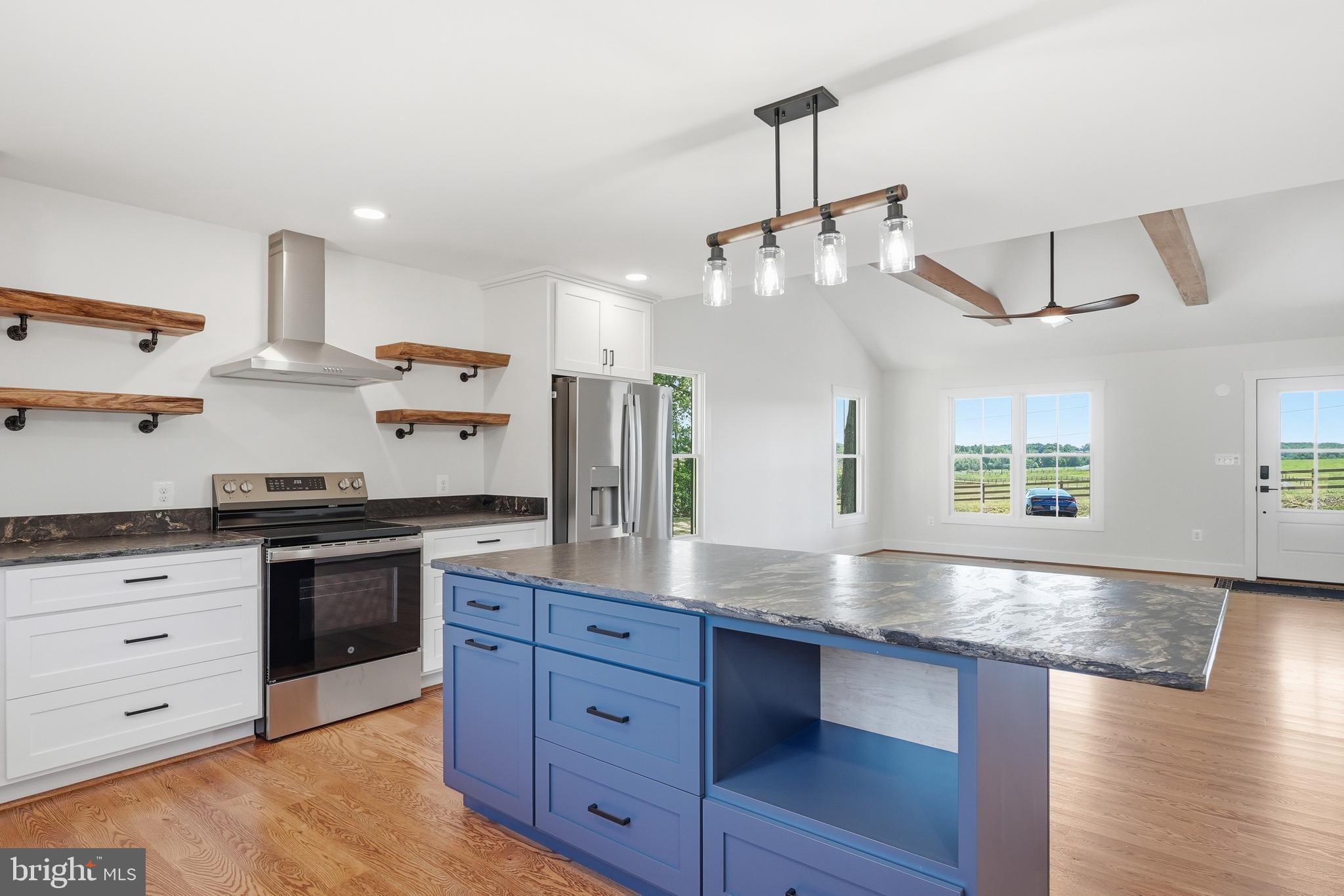 Reva, Virginia, 22735, United States, 2 Bedrooms Bedrooms, ,2 BathroomsBathrooms,Residential,For Sale,2048216
