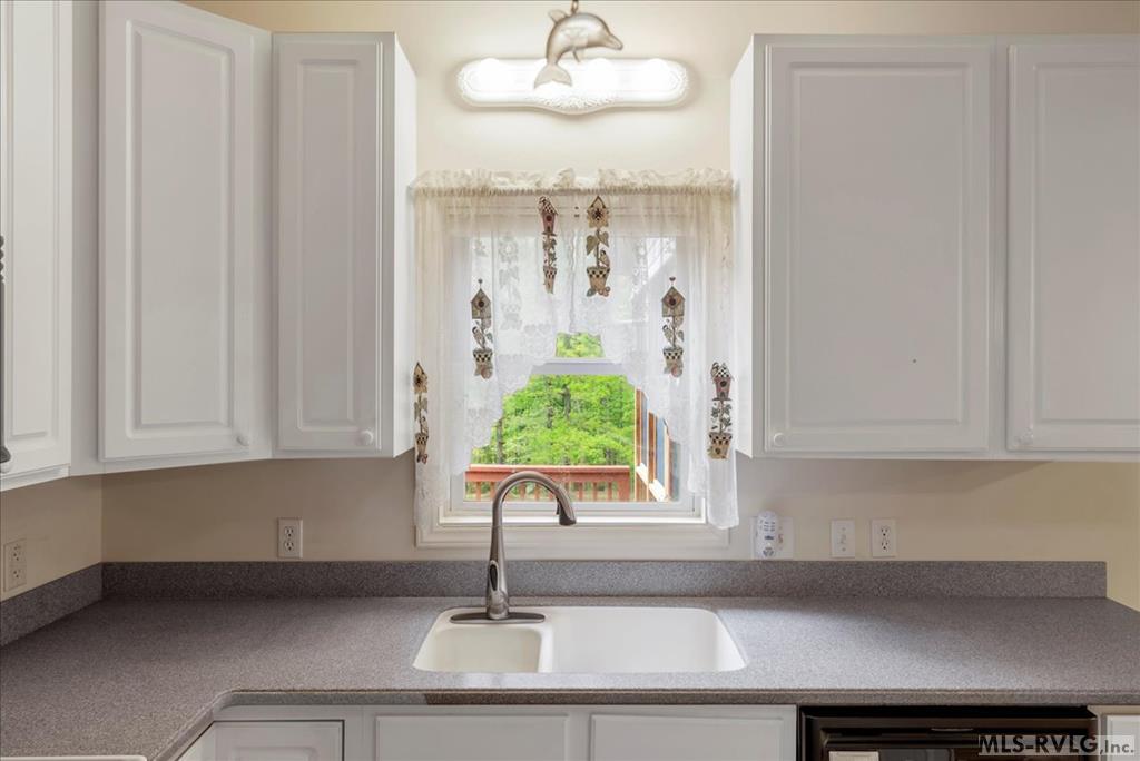 20 Breezewood Rd, Boydton, Virginia, 23917, United States, 3 Bedrooms Bedrooms, ,3 BathroomsBathrooms,Residential,For Sale,20 Breezewood Rd,1668454