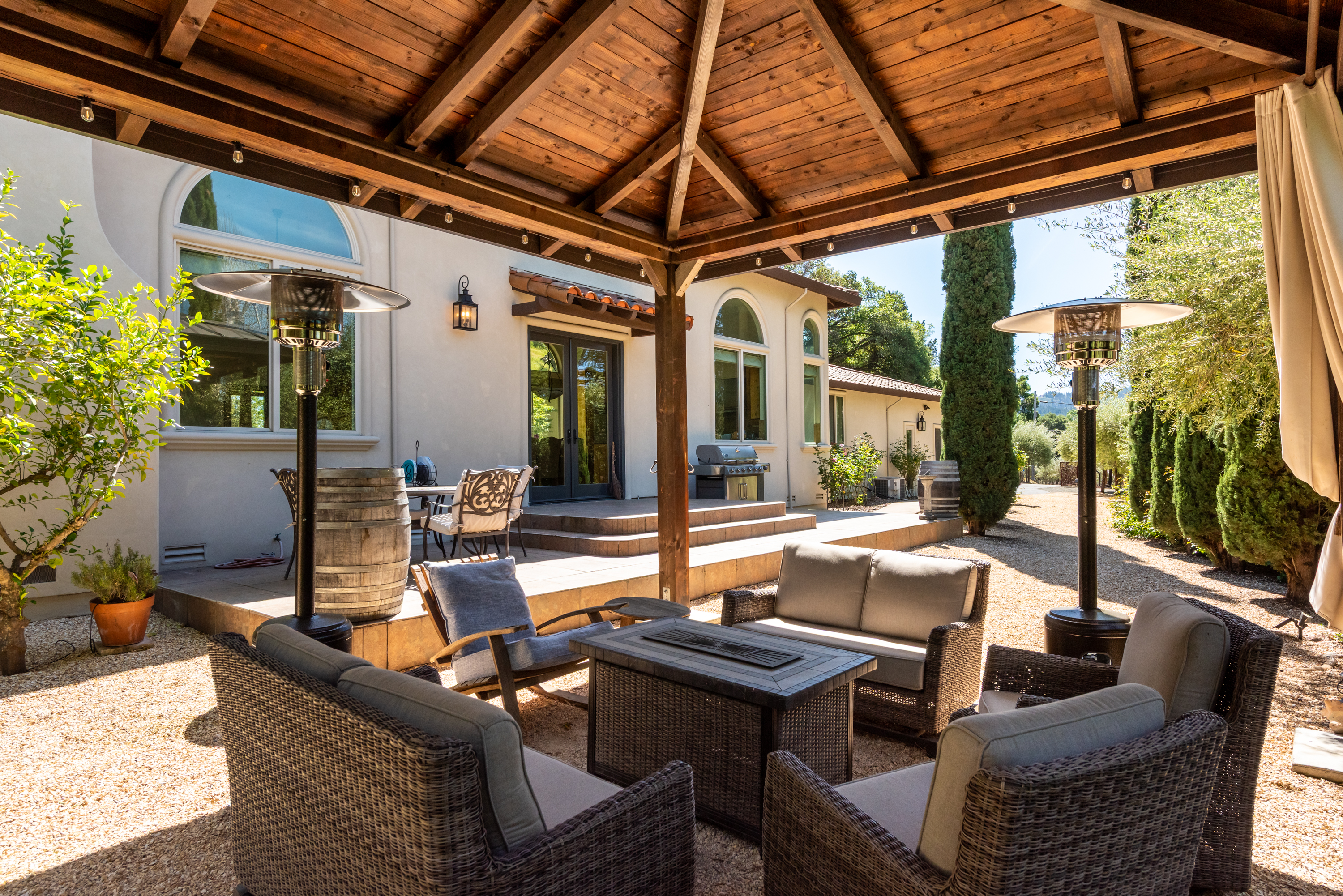  Stunning Mediterranean Estate - 物件實景