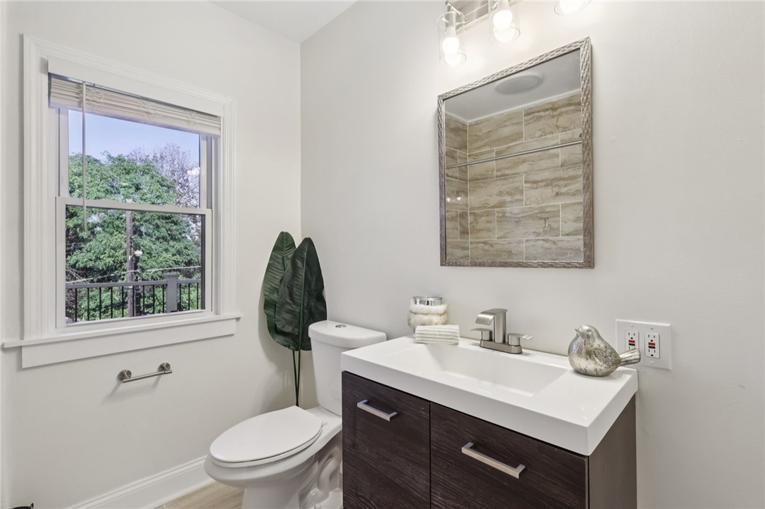 Mt Washington, Pennsylvania, 15211, United States, 5 Bedrooms Bedrooms, ,4 BathroomsBathrooms,Residential,For Sale,1956981