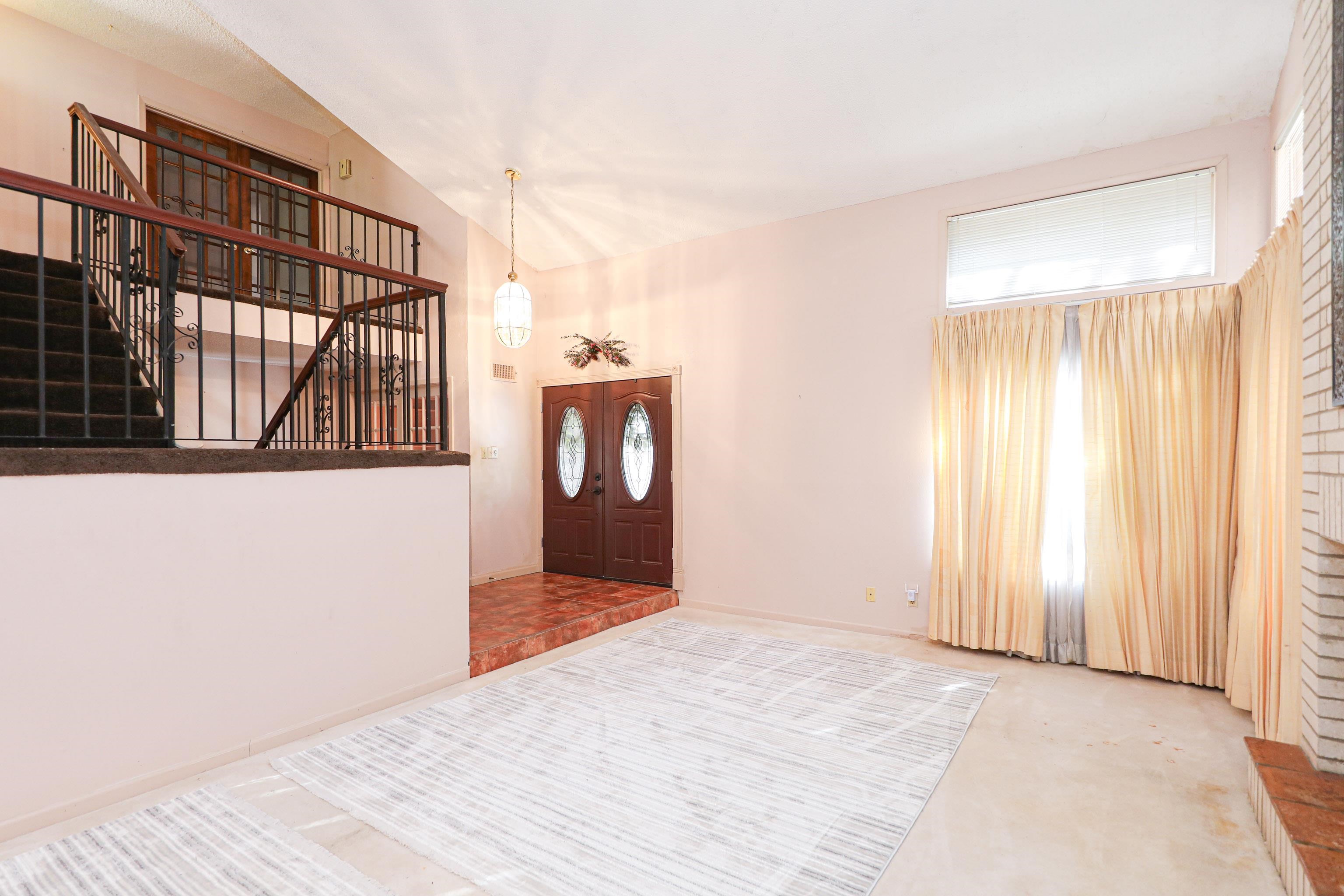 LAREDO, Texas, 78041, United States, 5 Bedrooms Bedrooms, ,3 BathroomsBathrooms,Residential,For Sale,1967607