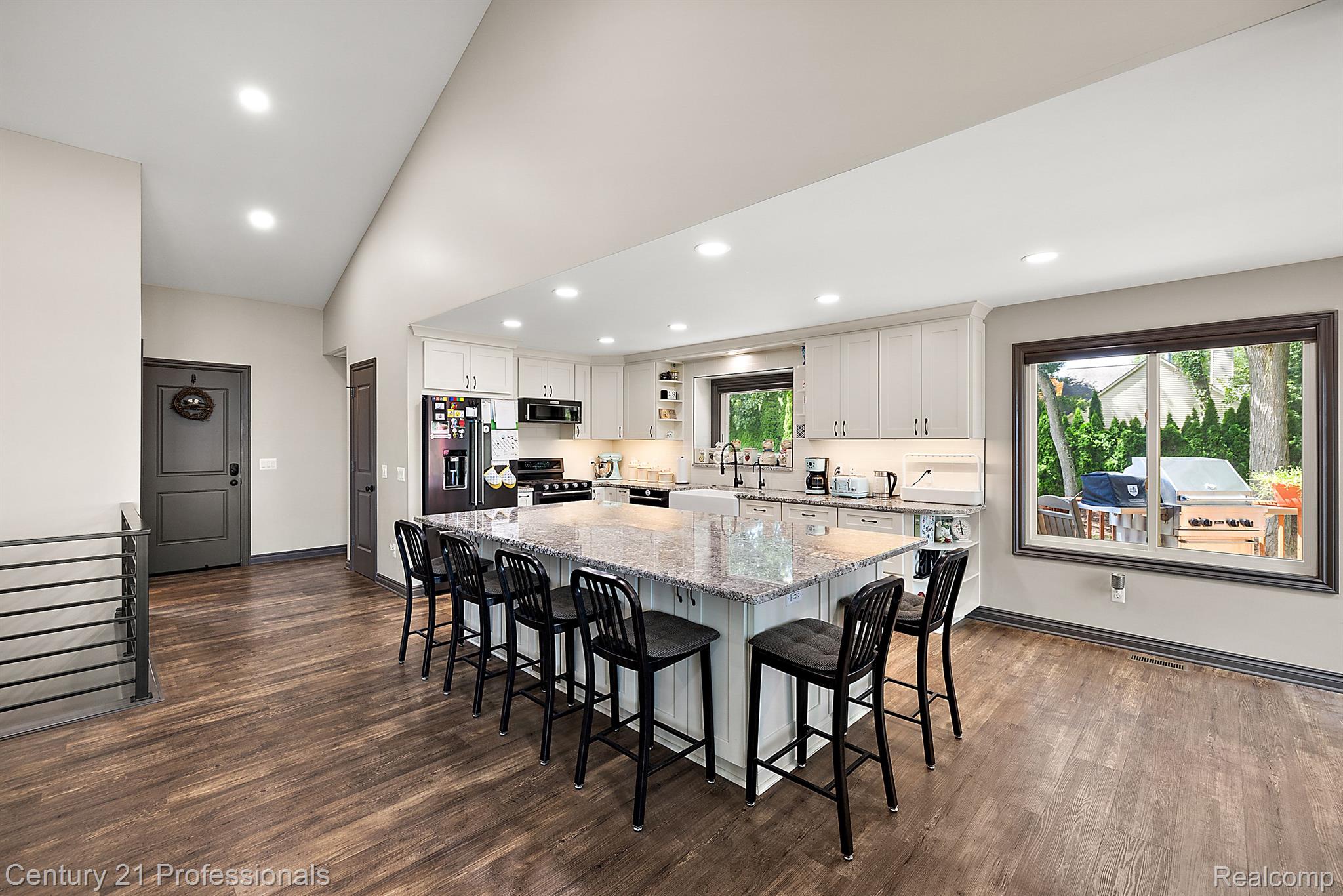 Davisburg, Michigan, 48350, United States, 5 Bedrooms Bedrooms, ,4 BathroomsBathrooms,Residential,For Sale,1978362