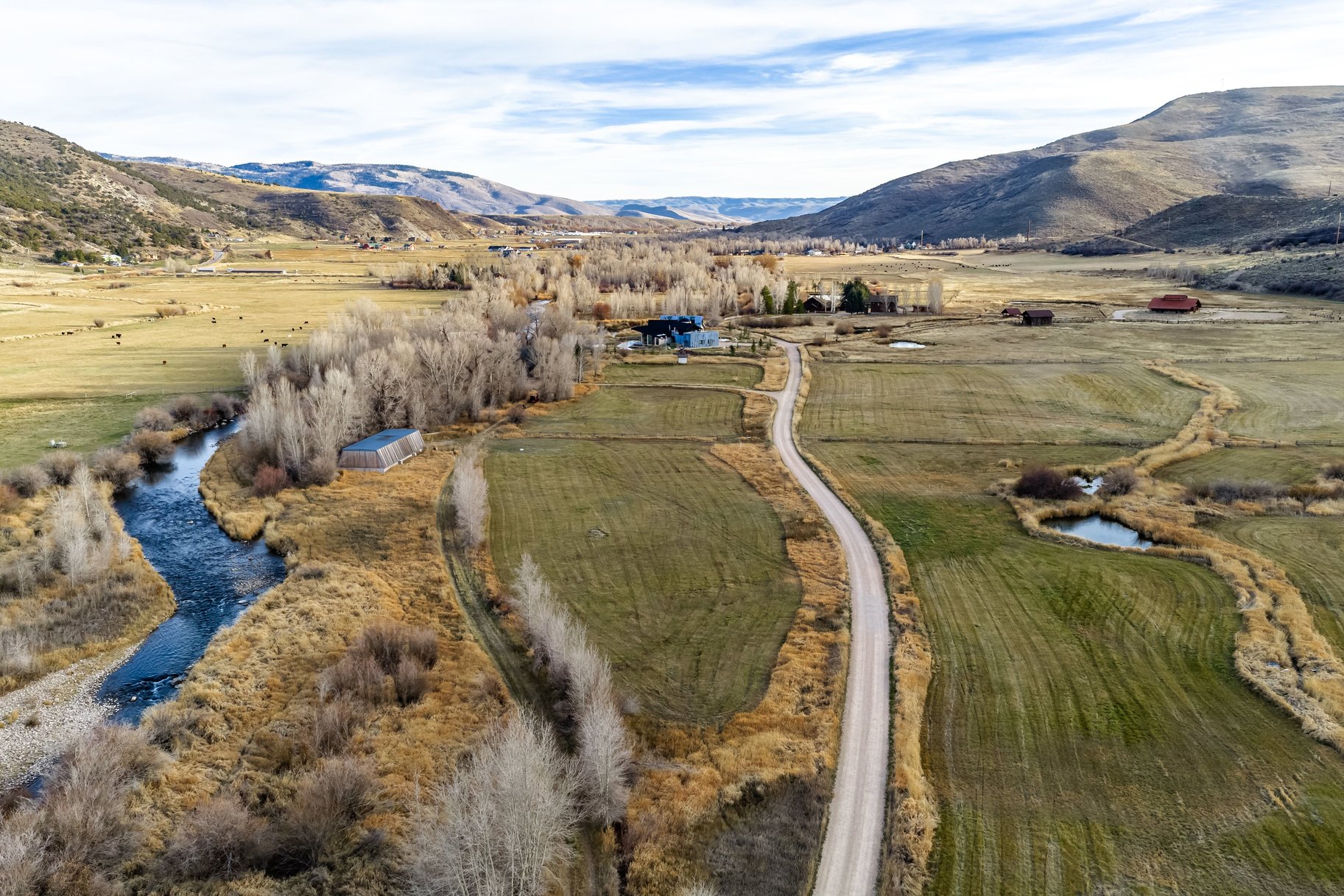  21.85 Acres of Riverfront Land in River Valley Ranch - 物件實景