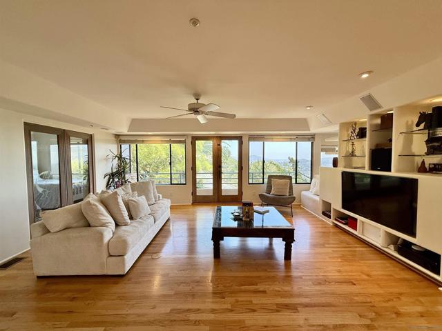 La Mesa, California, 91941, United States, 4 Bedrooms Bedrooms, ,5 BathroomsBathrooms,Residential,For Sale,1844670