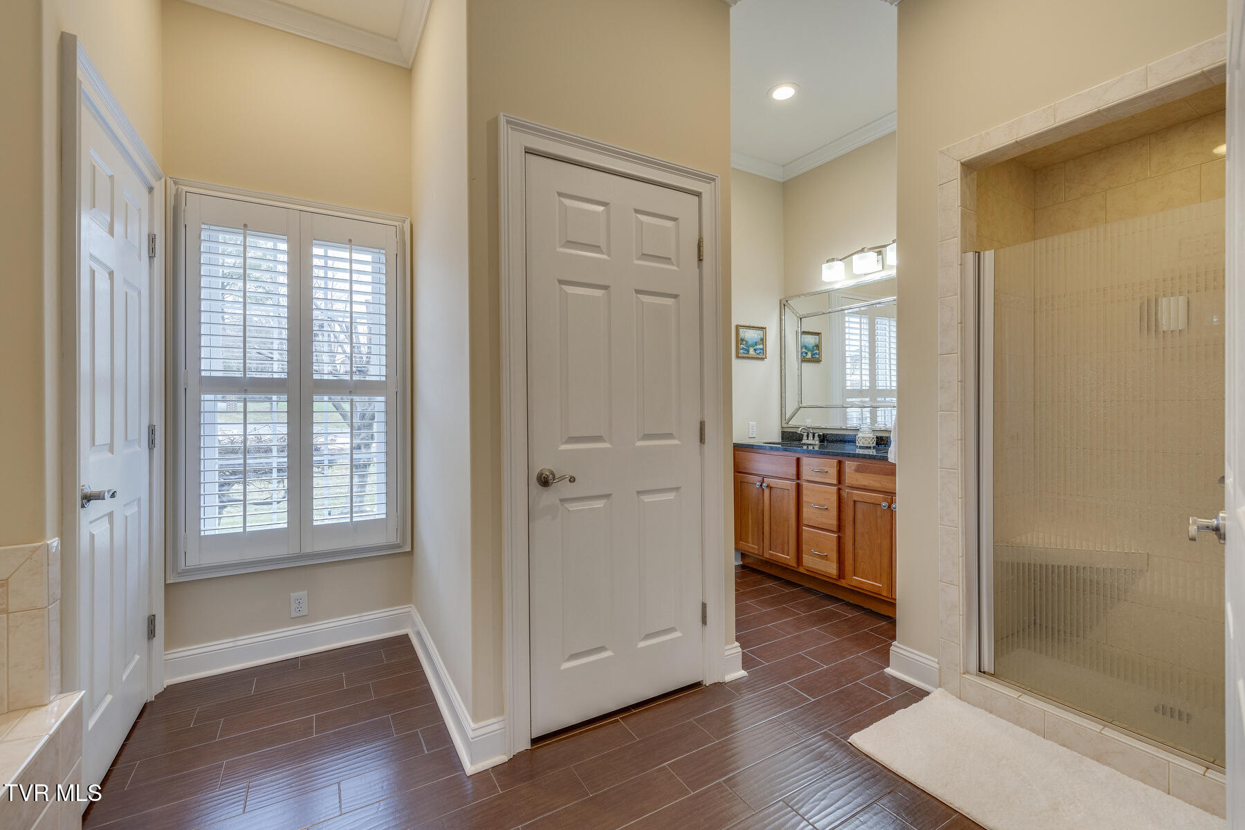 Kingsport, Tennessee, 37664, United States, 5 Bedrooms Bedrooms, ,5 BathroomsBathrooms,Residential,For Sale,1931023