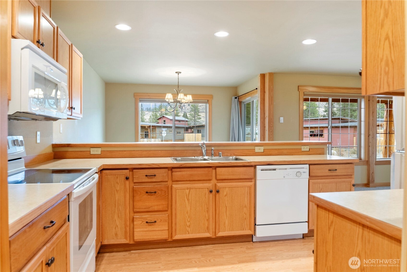 Winthrop, Washington, 98862, United States, 3 Bedrooms Bedrooms, ,3 BathroomsBathrooms,Residential,For Sale,1997412