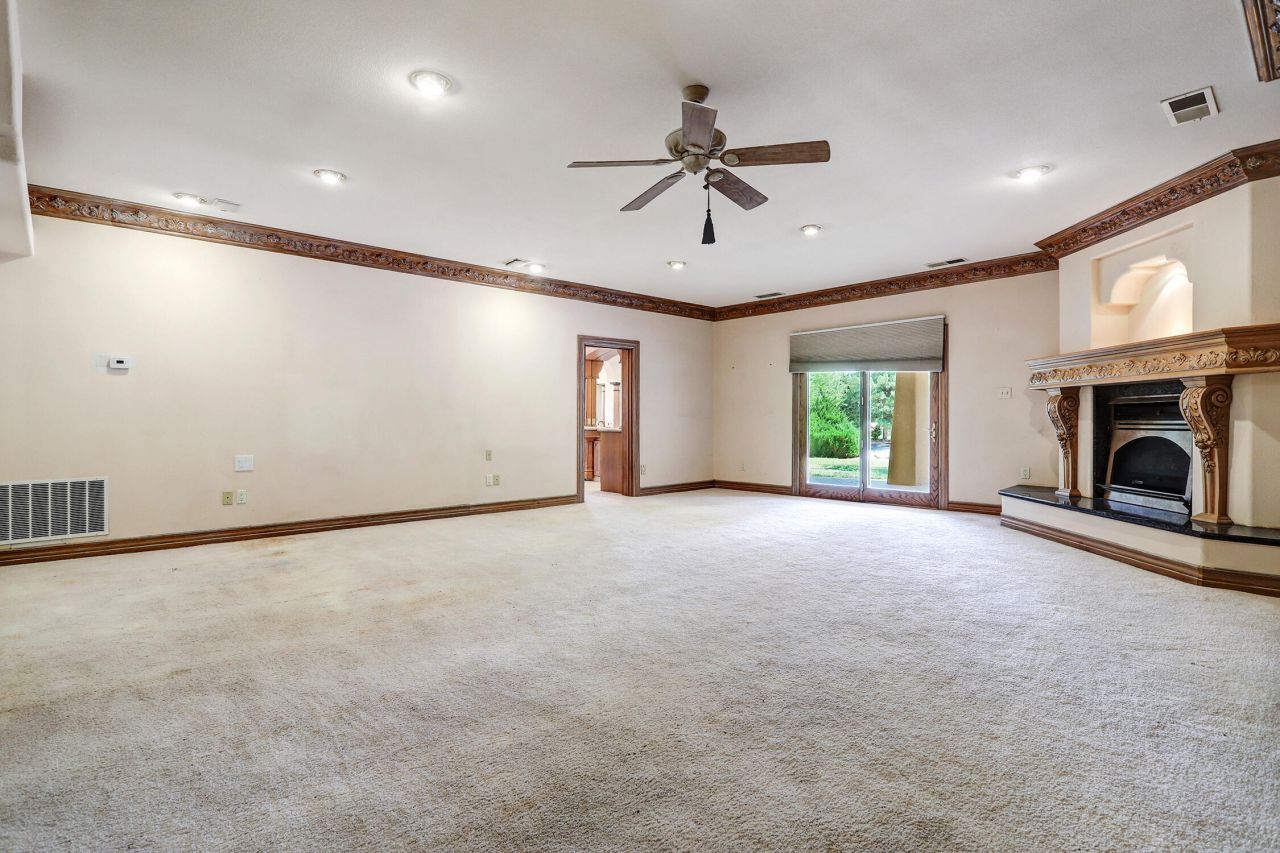 Los Ranchos, New Mexico, 87107, United States, 5 Bedrooms Bedrooms, ,5 BathroomsBathrooms,Residential,For Sale,1900994