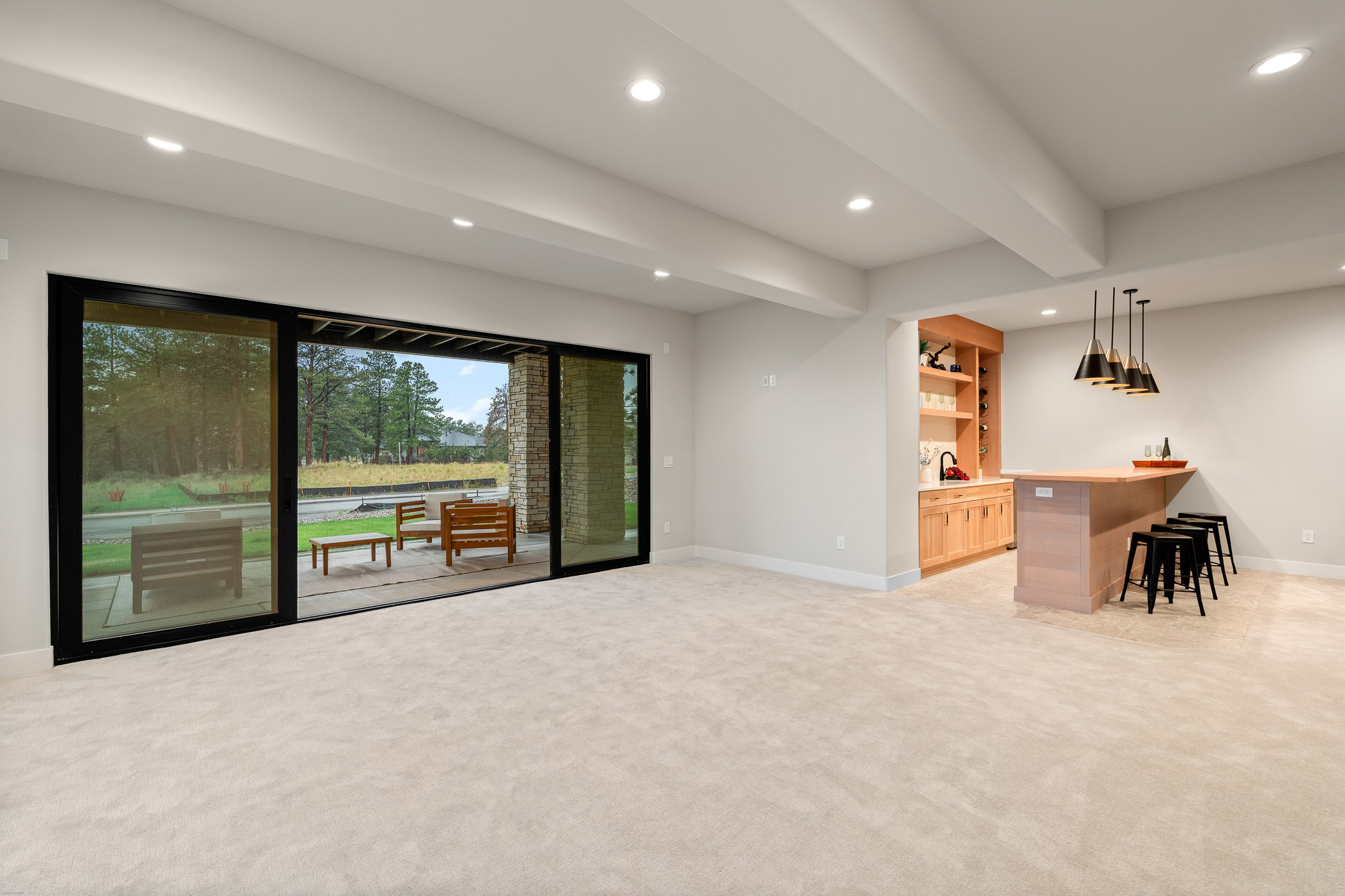  Designed to live beautifully from front to back - 物件實景
