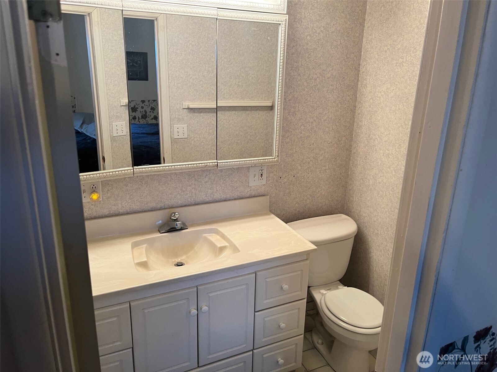 Auburn, Washington, 98002, United States, 5 Bedrooms Bedrooms, ,1 BathroomBathrooms,Residential,For Sale,1930988