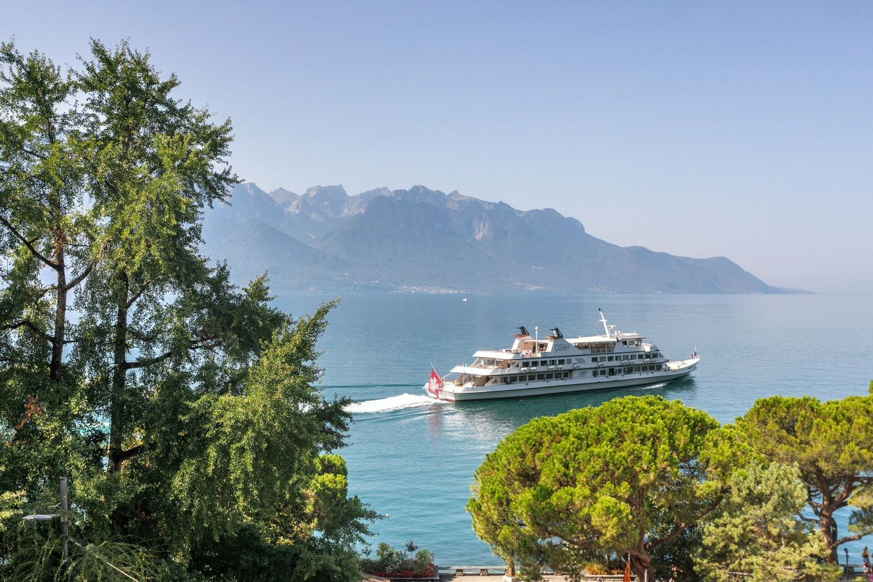  TOP-of-the-range amenities downtown, lake and mountain views - 物件實景