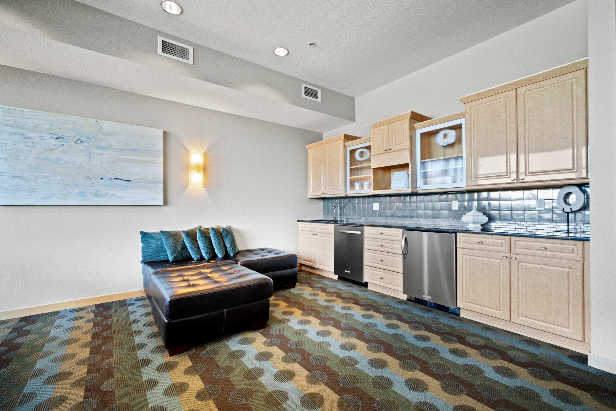  Massive 6th-Floor Riverfront Condo with Sweeping Views - 物件實景