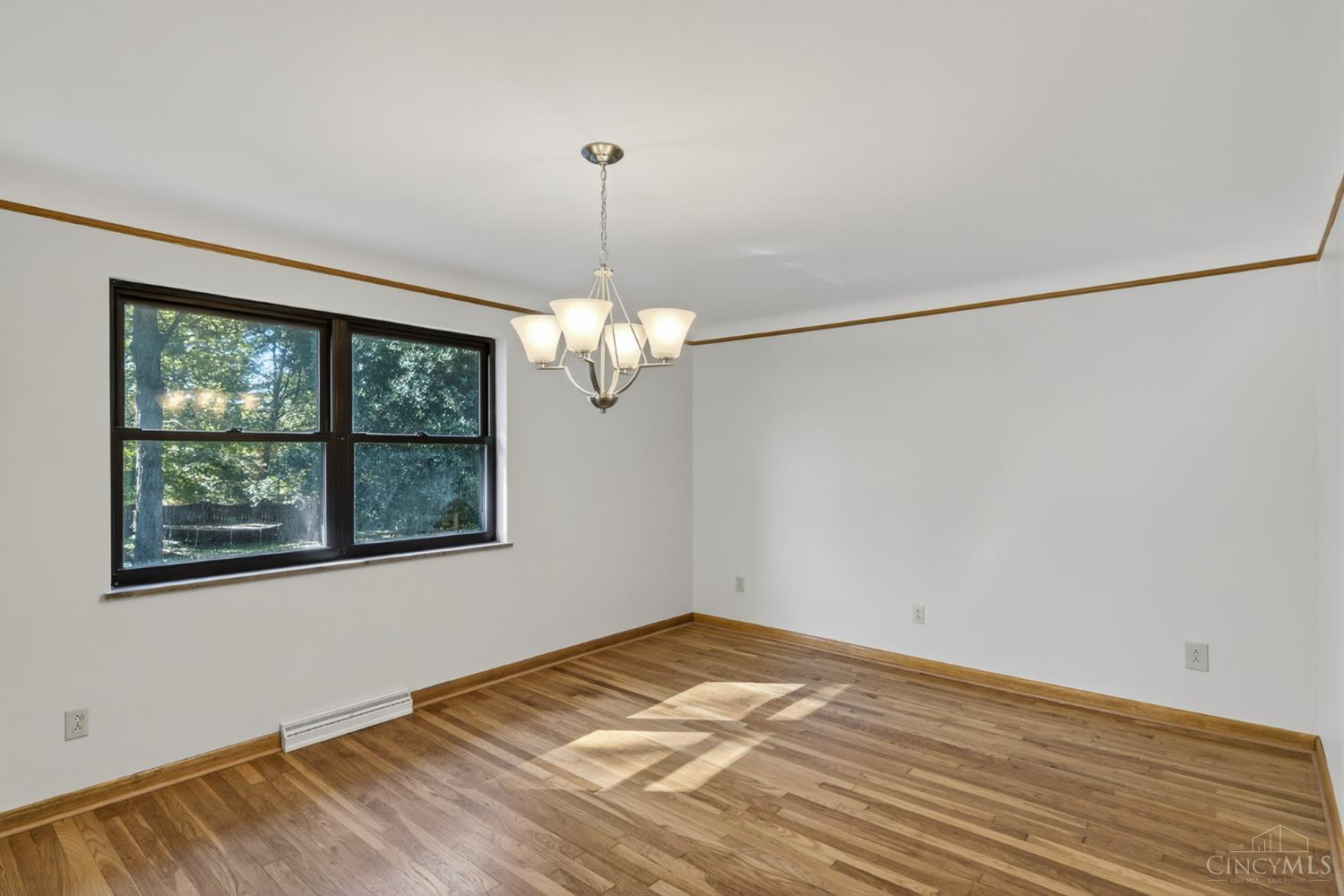 Madeira, Ohio, 45243, United States, 3 Bedrooms Bedrooms, ,2 BathroomsBathrooms,Residential,For Sale,1971231