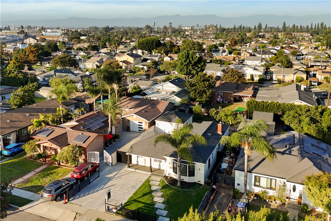 South Gate, California, 90280, United States, 3 Bedrooms Bedrooms, ,2 BathroomsBathrooms,Residential,For Sale,1974979