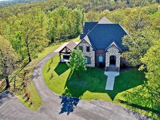 Tahlequah, Oklahoma, 74464, United States, 4 Bedrooms Bedrooms, ,6 BathroomsBathrooms,Residential,For Sale,1983044