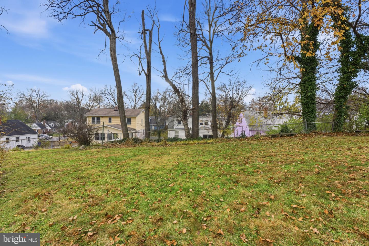 Kensington, Maryland, 20895, United States, 3 Bedrooms Bedrooms, ,2 BathroomsBathrooms,Residential,For Sale,1999038