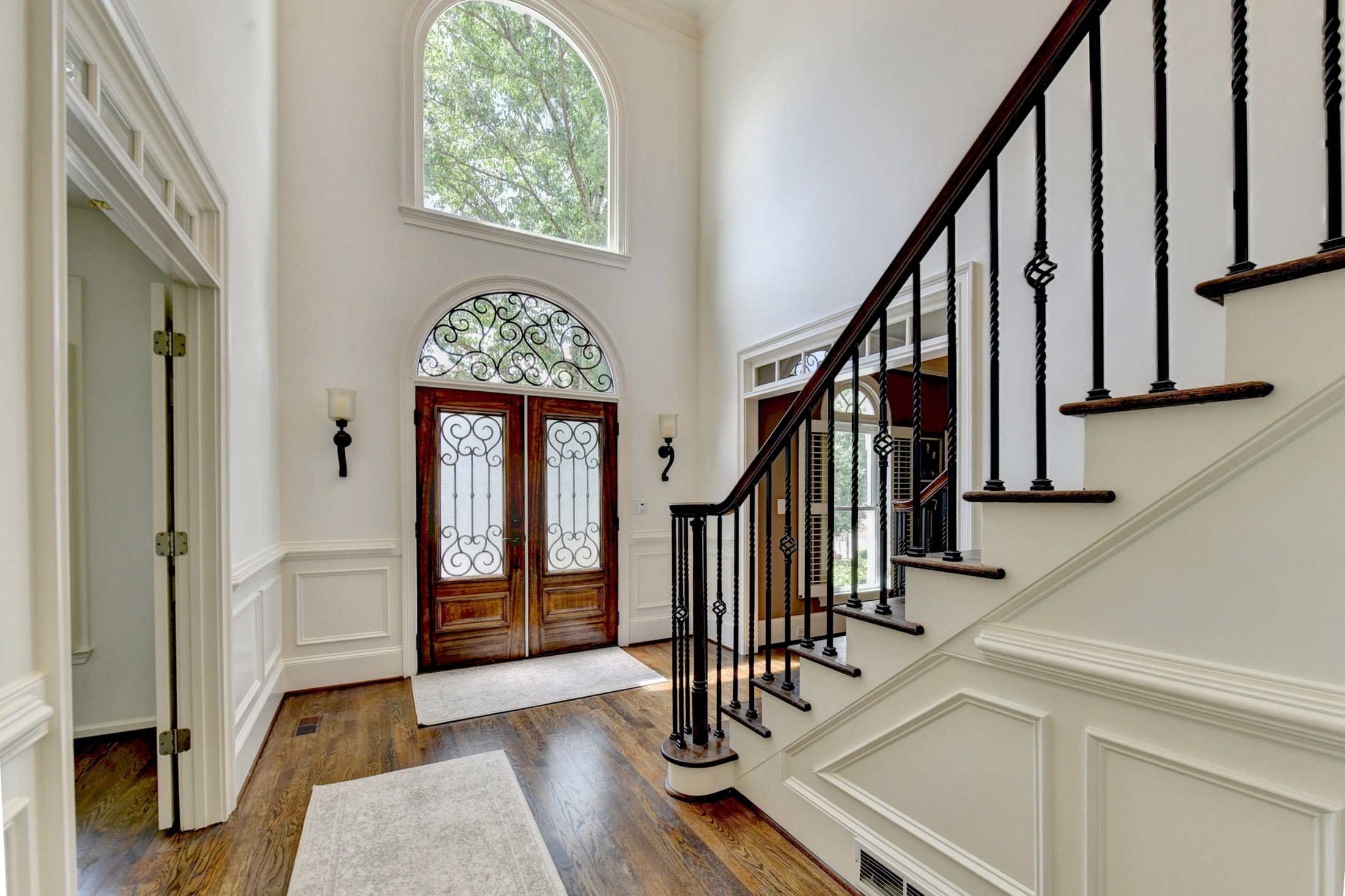  Stunning, Fully Renovated Glen Abbey Home Nestled in the Heart of Alpharetta - 物件實景