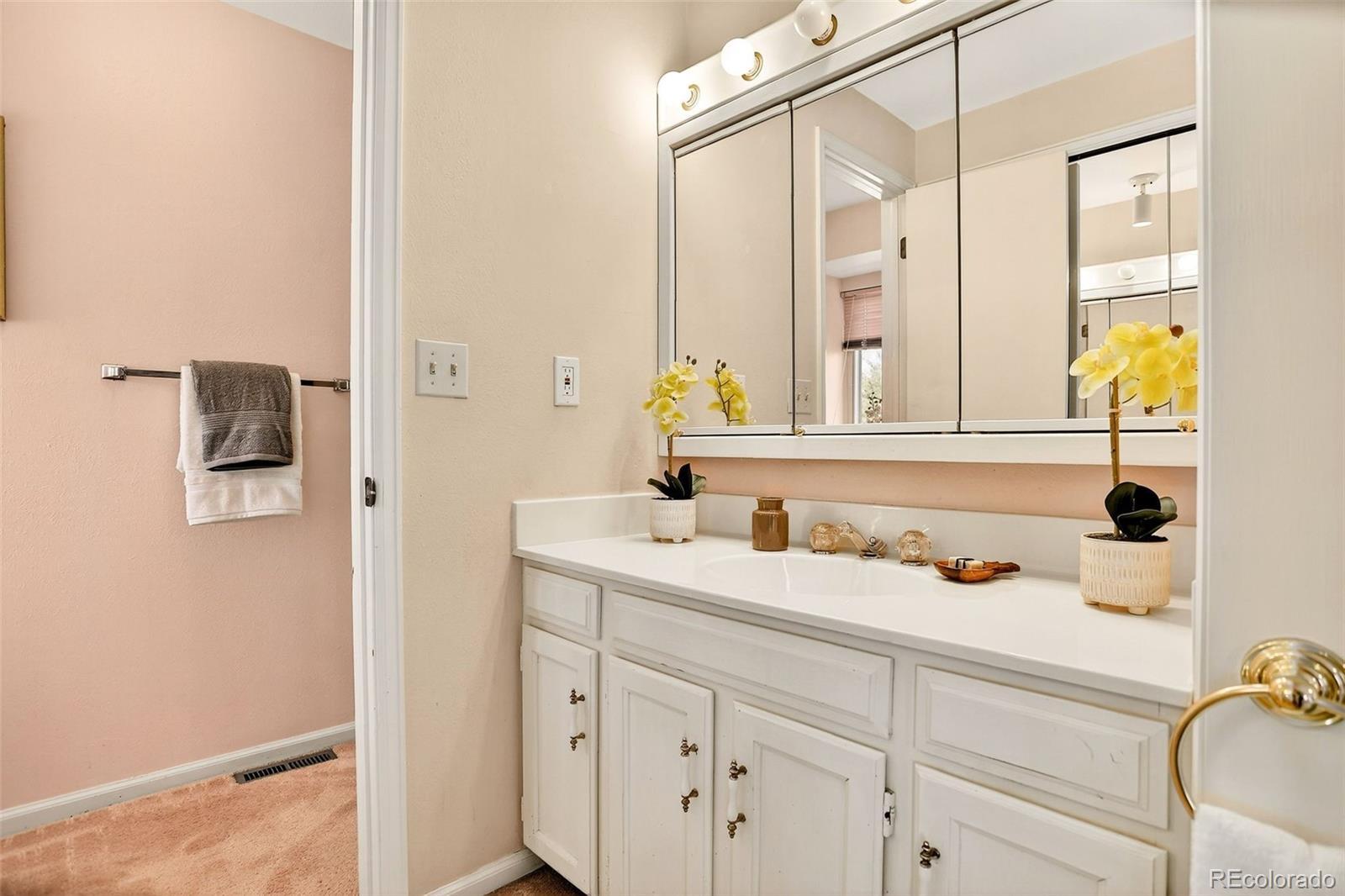 Westminster, Colorado, 80031, United States, 5 Bedrooms Bedrooms, ,1 BathroomBathrooms,Residential,For Sale,1988958