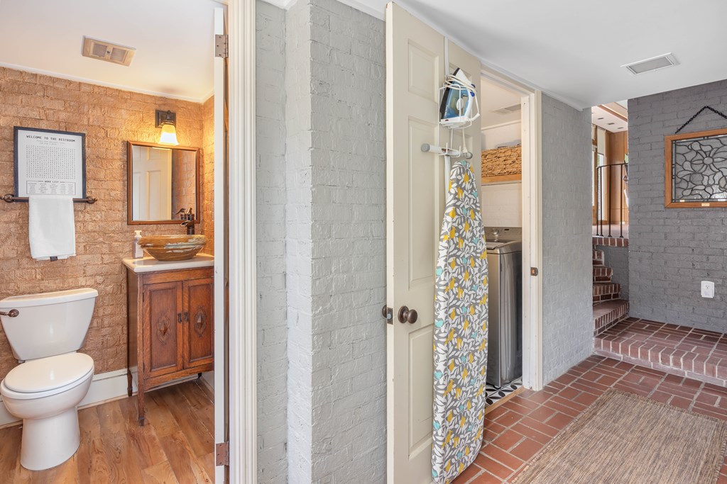 Columbus, Georgia, 31906, United States, 5 Bedrooms Bedrooms, ,4 BathroomsBathrooms,Residential,For Sale,1906987