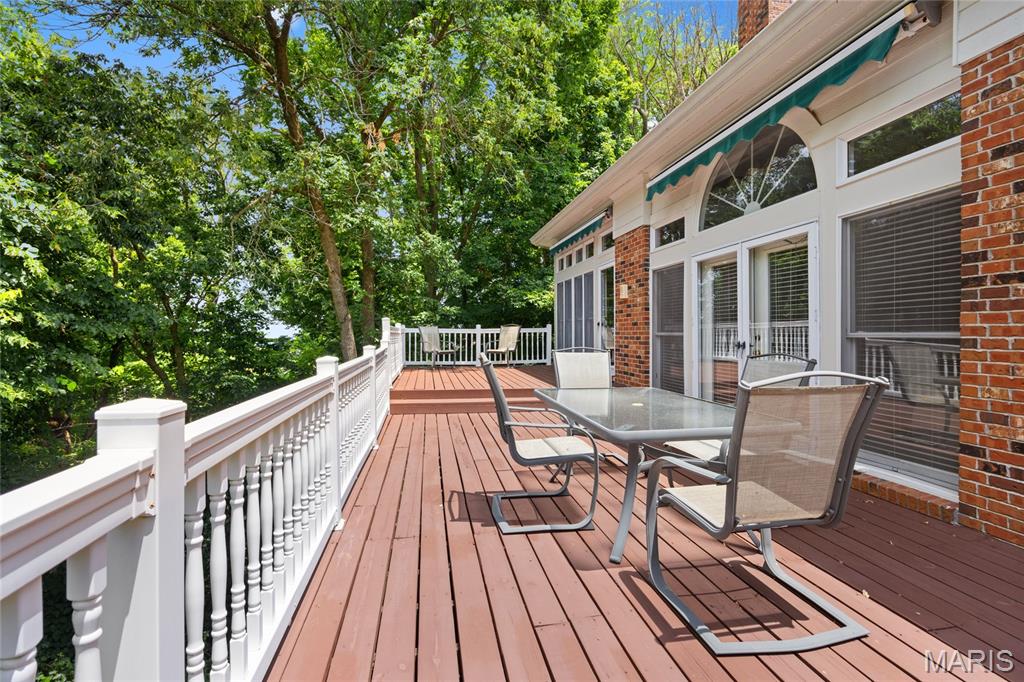 Chesterfield, Missouri, 63017, United States, 3 Bedrooms Bedrooms, ,4 BathroomsBathrooms,Residential,For Sale,1890003