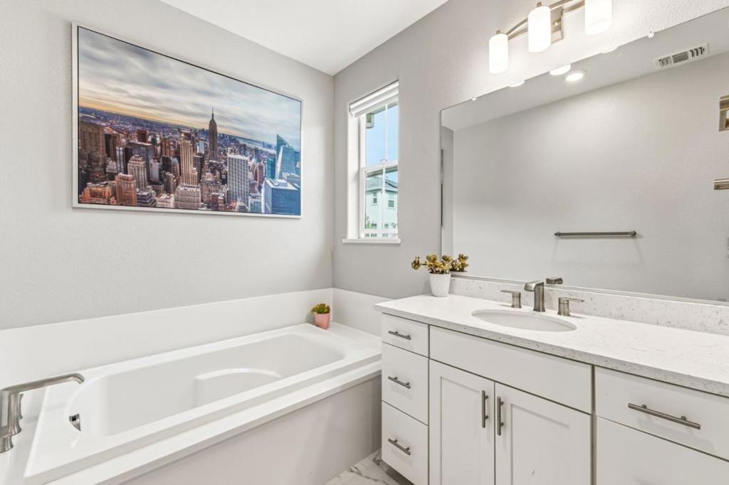 Hayward, California, 94541, United States, 3 Bedrooms Bedrooms, ,4 BathroomsBathrooms,Residential,For Sale,2032197