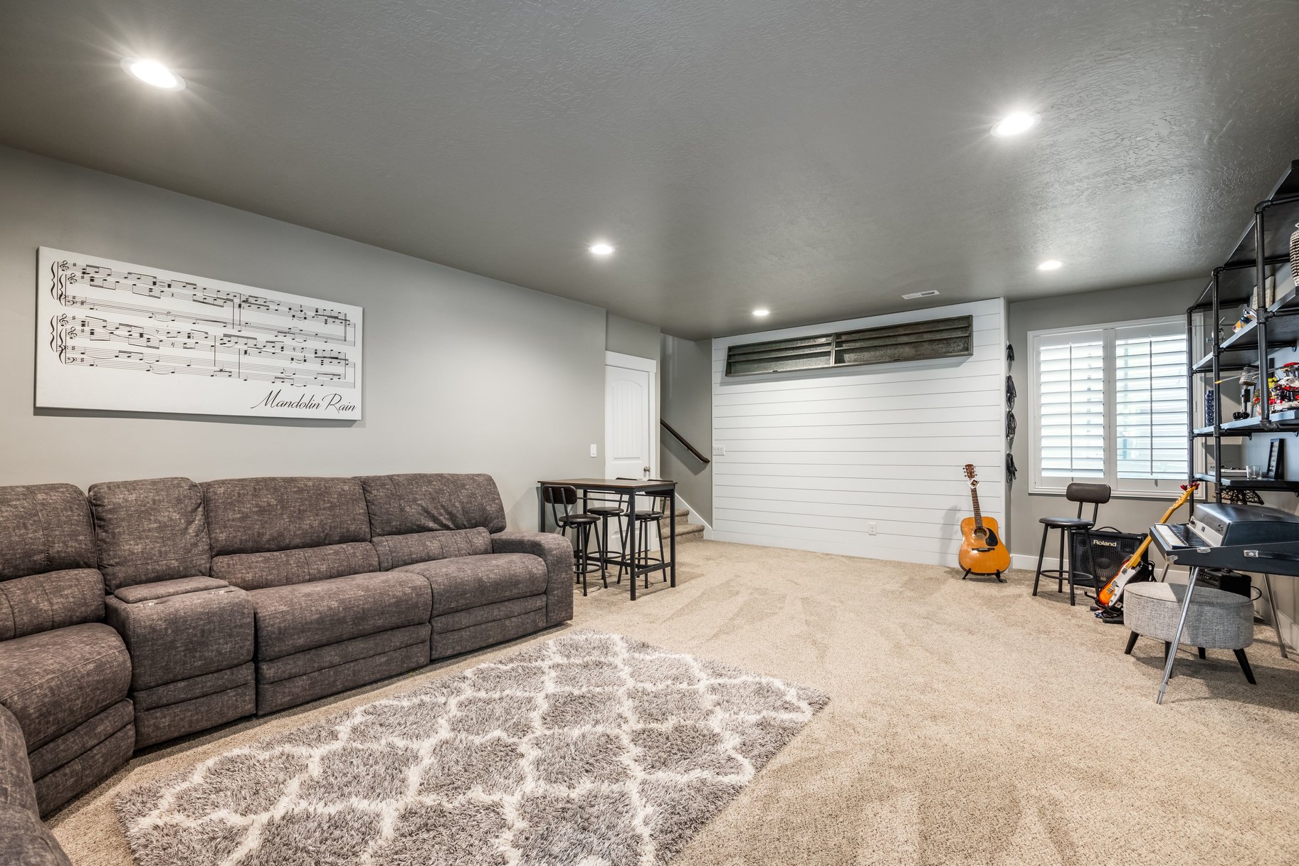  Move-In Ready in Daybreak — Steps from the Lake, Loaded with Custom Upgrades - 物件實景
