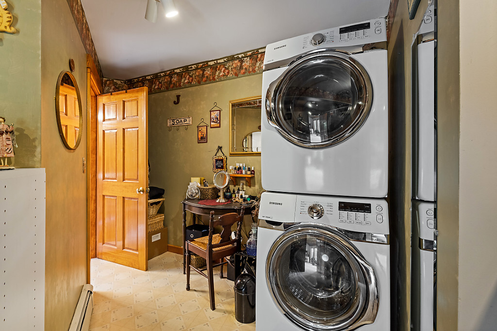 Liberty, Maine, 04949, United States, 2 Bedrooms Bedrooms, ,3 BathroomsBathrooms,Residential,For Sale,1838290
