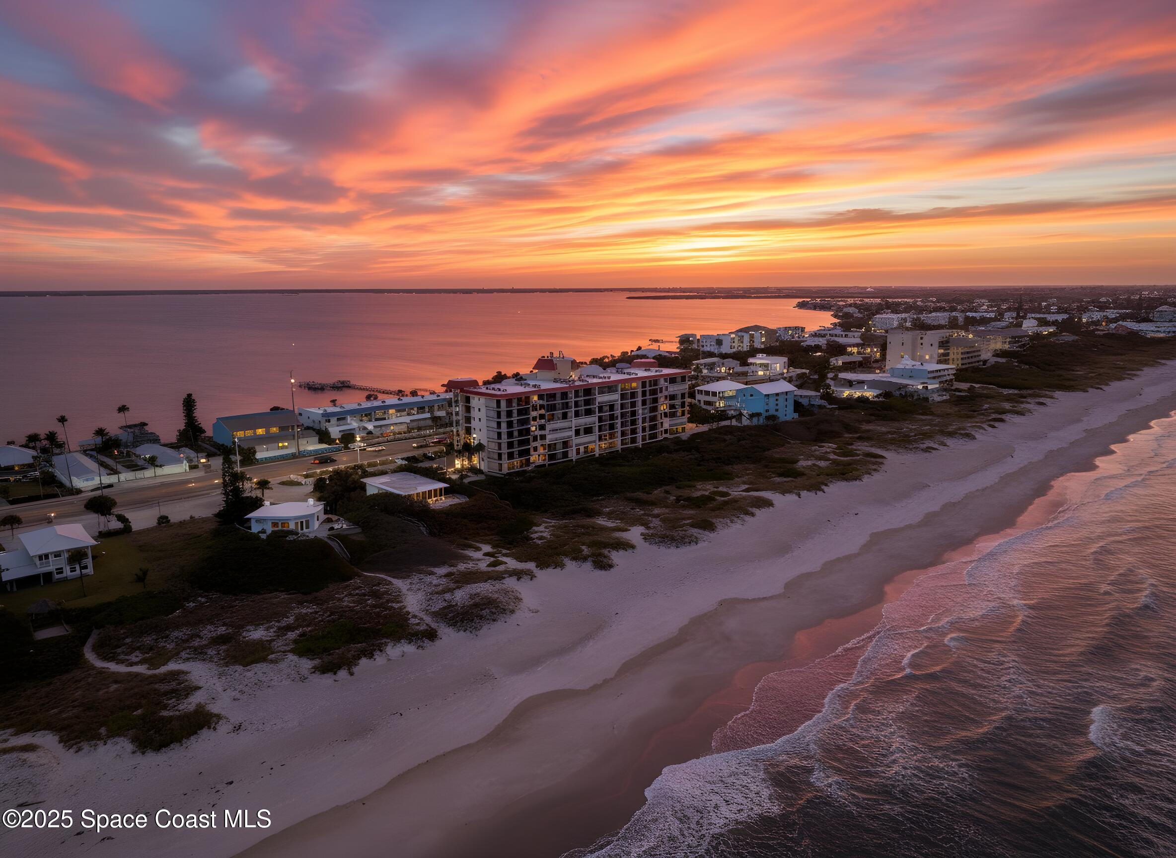 Cocoa Beach, Florida, 32931, United States, 2 Bedrooms Bedrooms, ,2 BathroomsBathrooms,Residential,For Sale,1979043