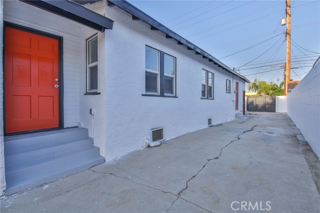 Los Angeles, California, 90002, United States, 3 Bedrooms Bedrooms, ,2 BathroomsBathrooms,Residential,For Sale,1928676