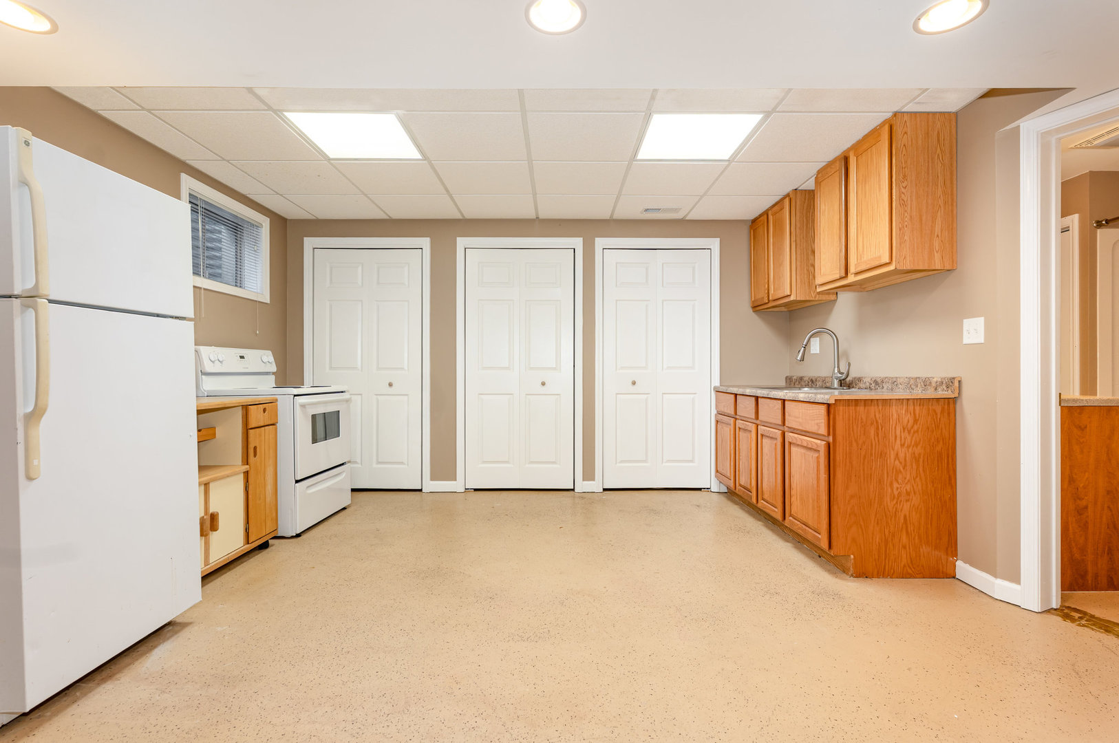 Shorewood, Illinois, 60404, United States, 3 Bedrooms Bedrooms, ,3 BathroomsBathrooms,Residential,For Sale,1937616