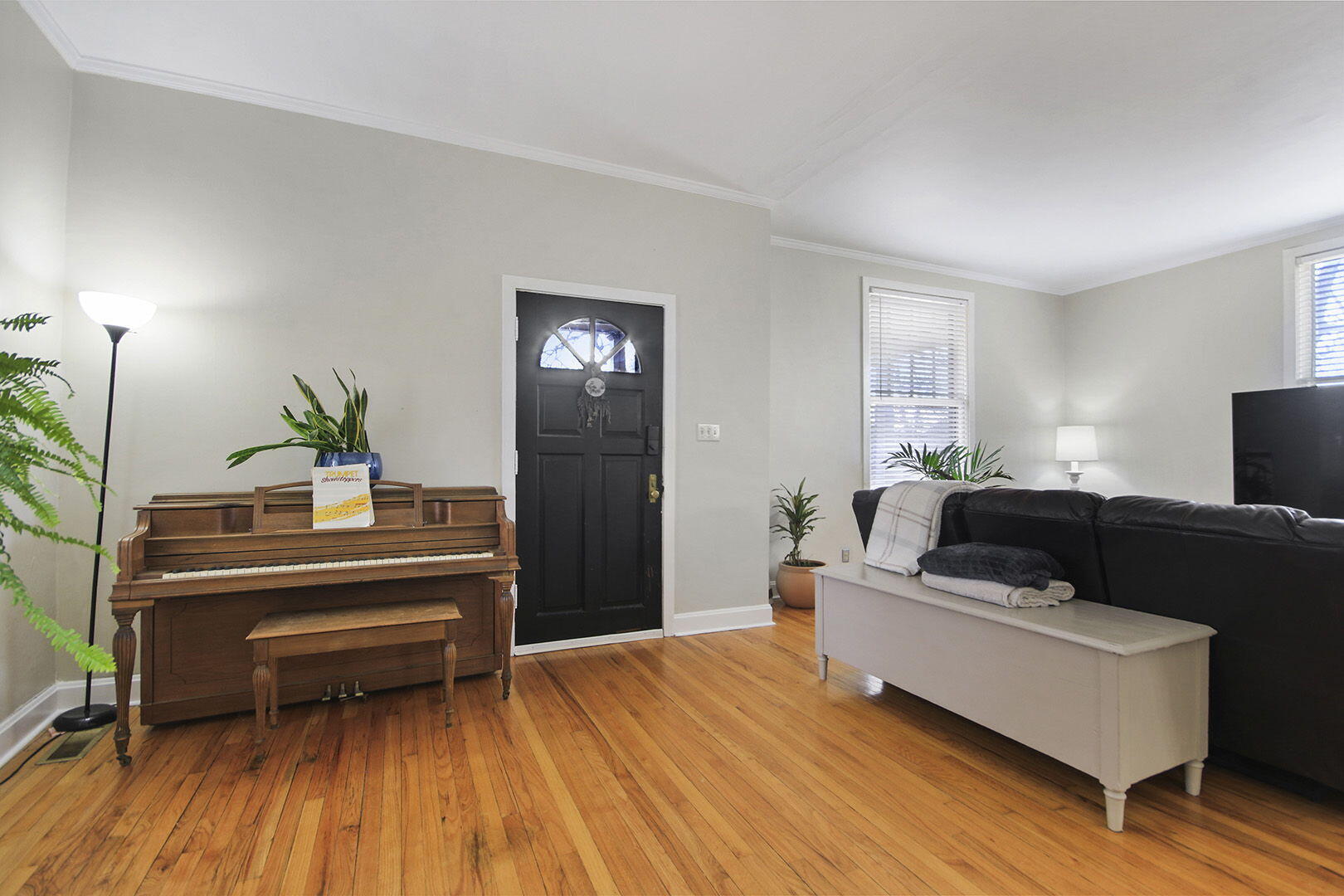 MOBERLY, Missouri, 65270, United States, 5 Bedrooms Bedrooms, ,5 BathroomsBathrooms,Residential,For Sale,2009284