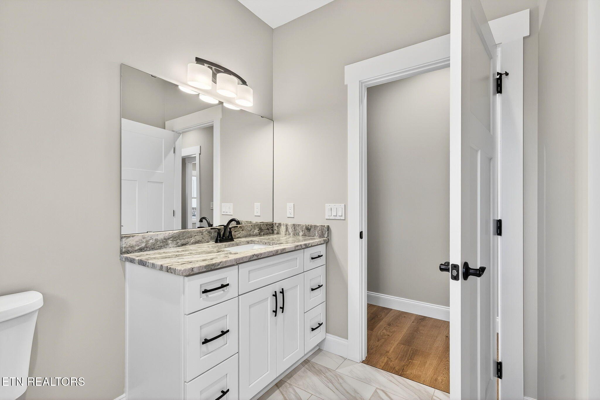 Crossville, Tennessee, 38558, United States, 3 Bedrooms Bedrooms, ,2 BathroomsBathrooms,Residential,For Sale,1989855