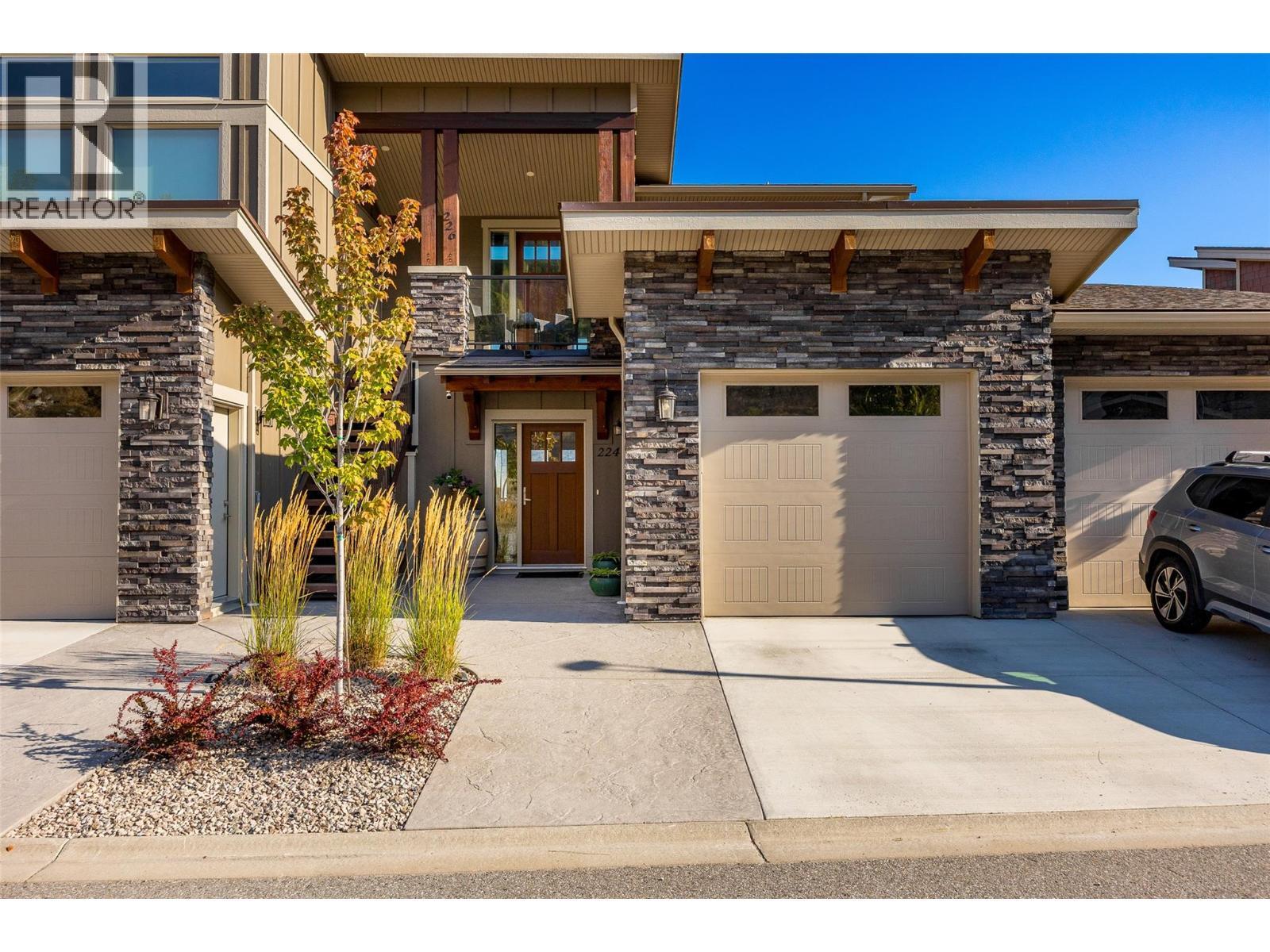 PEACHLAND, British Columbia, V0H 1X5, CA, 3 Bedrooms Bedrooms, ,2 BathroomsBathrooms,Residential,For Sale,1951161