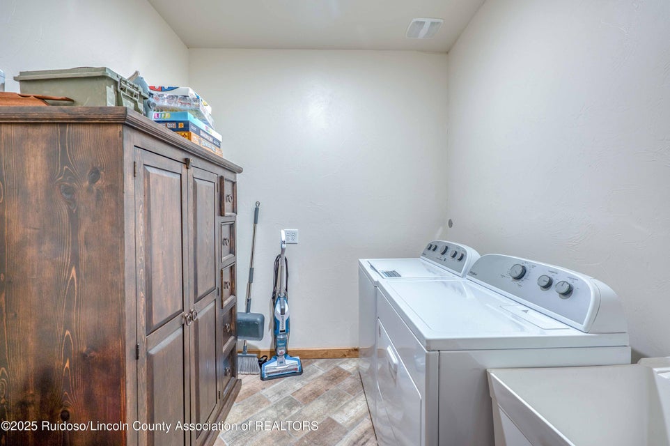 Alto, New Mexico, 88312, United States, 3 Bedrooms Bedrooms, ,2 BathroomsBathrooms,Residential,For Sale,1909462