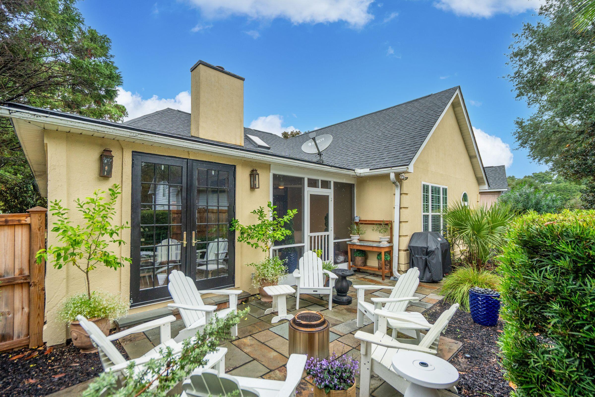 Mount Pleasant, South Carolina, 29464, United States, 3 Bedrooms Bedrooms, ,2 BathroomsBathrooms,Residential,For Sale,1979590