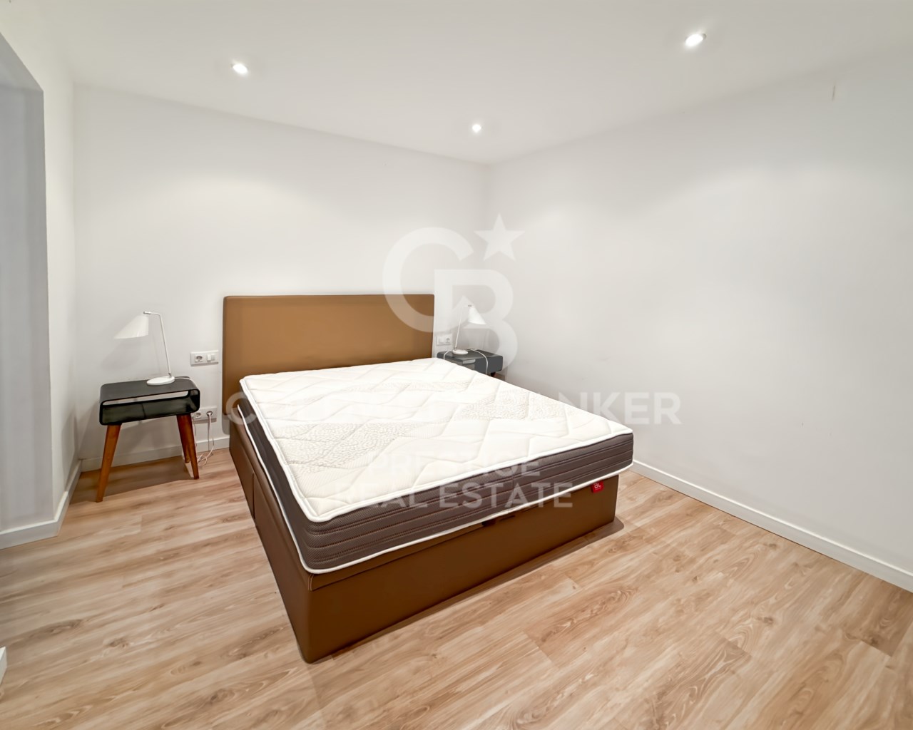 Barcelona, Catalonia, ES, 2 Bedrooms Bedrooms, ,1 BathroomBathrooms,Residential,For Sale,1956184