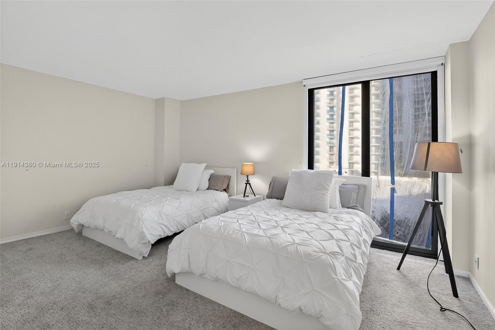 Aventura, Florida, 33180, United States, 3 Bedrooms Bedrooms, ,3 BathroomsBathrooms,Residential,For Sale,1994376