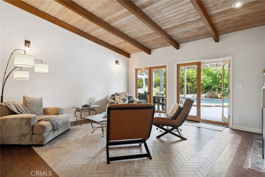 Tarzana, California, 91356, United States, 6 Bedrooms Bedrooms, ,5 BathroomsBathrooms,Residential,For Sale,1848701