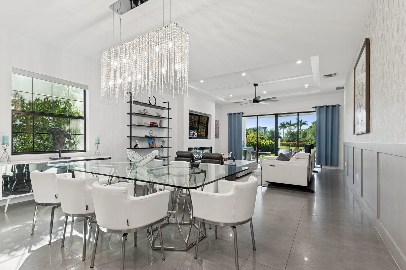 West Palm Beach, Florida, 33401, United States, 3 Bedrooms Bedrooms, ,4 BathroomsBathrooms,Residential,For Sale,1745907