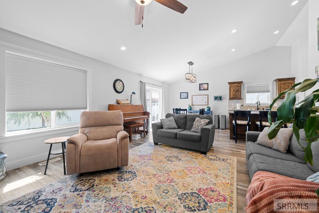 IDAHO FALLS, Idaho, 83402, United States, 6 Bedrooms Bedrooms, ,3 BathroomsBathrooms,Residential,For Sale,1980843