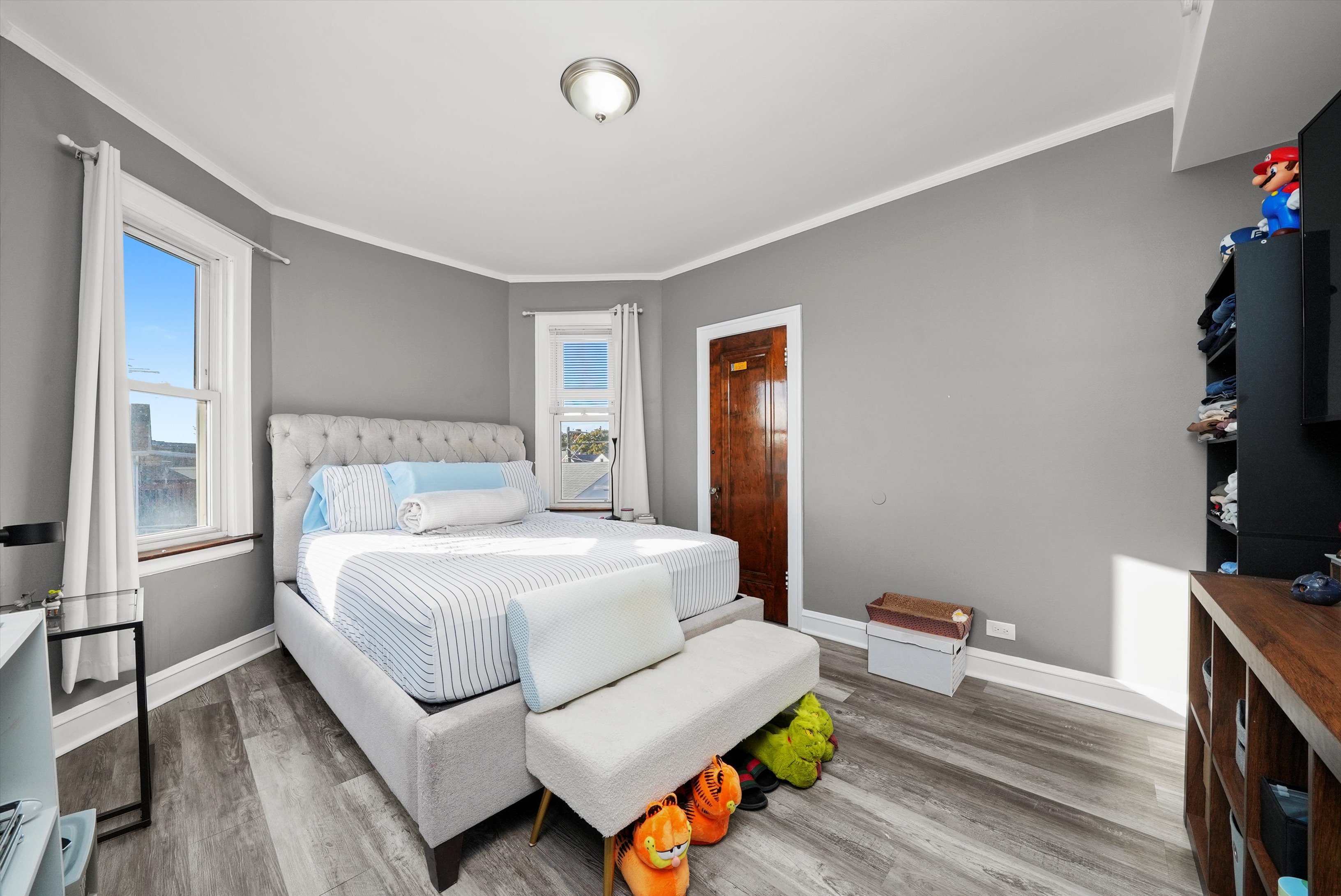 Chicago, Illinois, 60639, United States, 8 Bedrooms Bedrooms, ,3 BathroomsBathrooms,Residential,For Sale,1986101