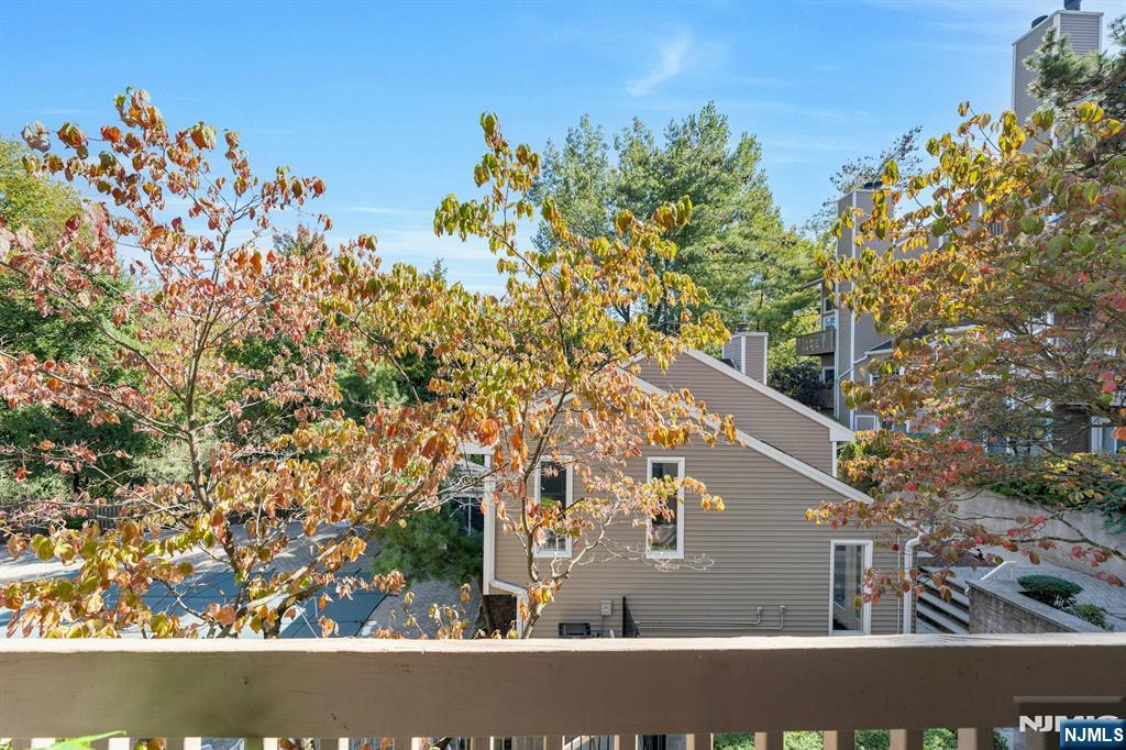 Palisades Park, New Jersey, 07650, United States, 2 Bedrooms Bedrooms, ,3 BathroomsBathrooms,Residential,For Sale,1960727