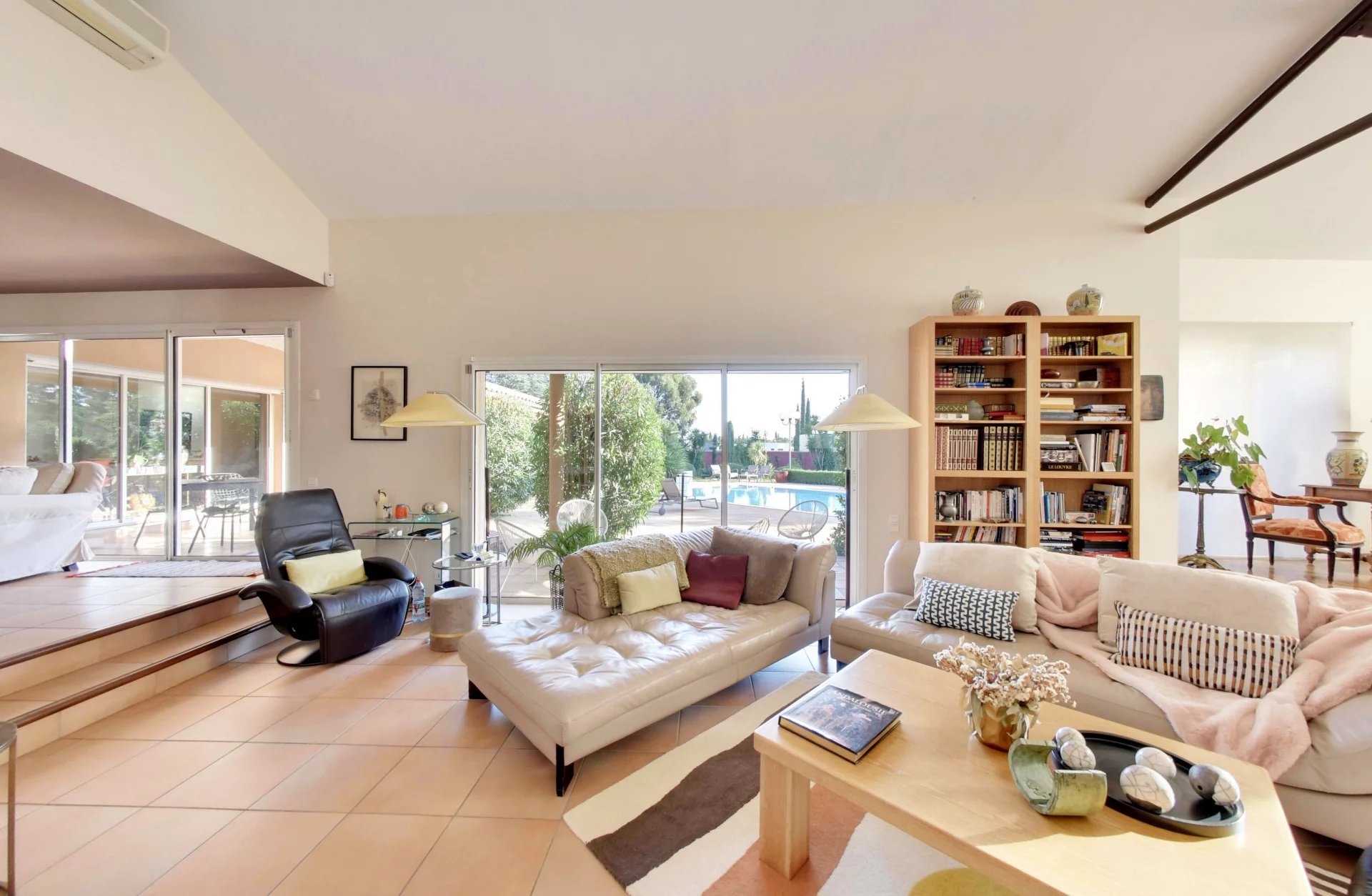 Perpignan, Occitanie, 66000, FR, 3 Bedrooms Bedrooms, ,3 BathroomsBathrooms,Residential,For Sale,1669369