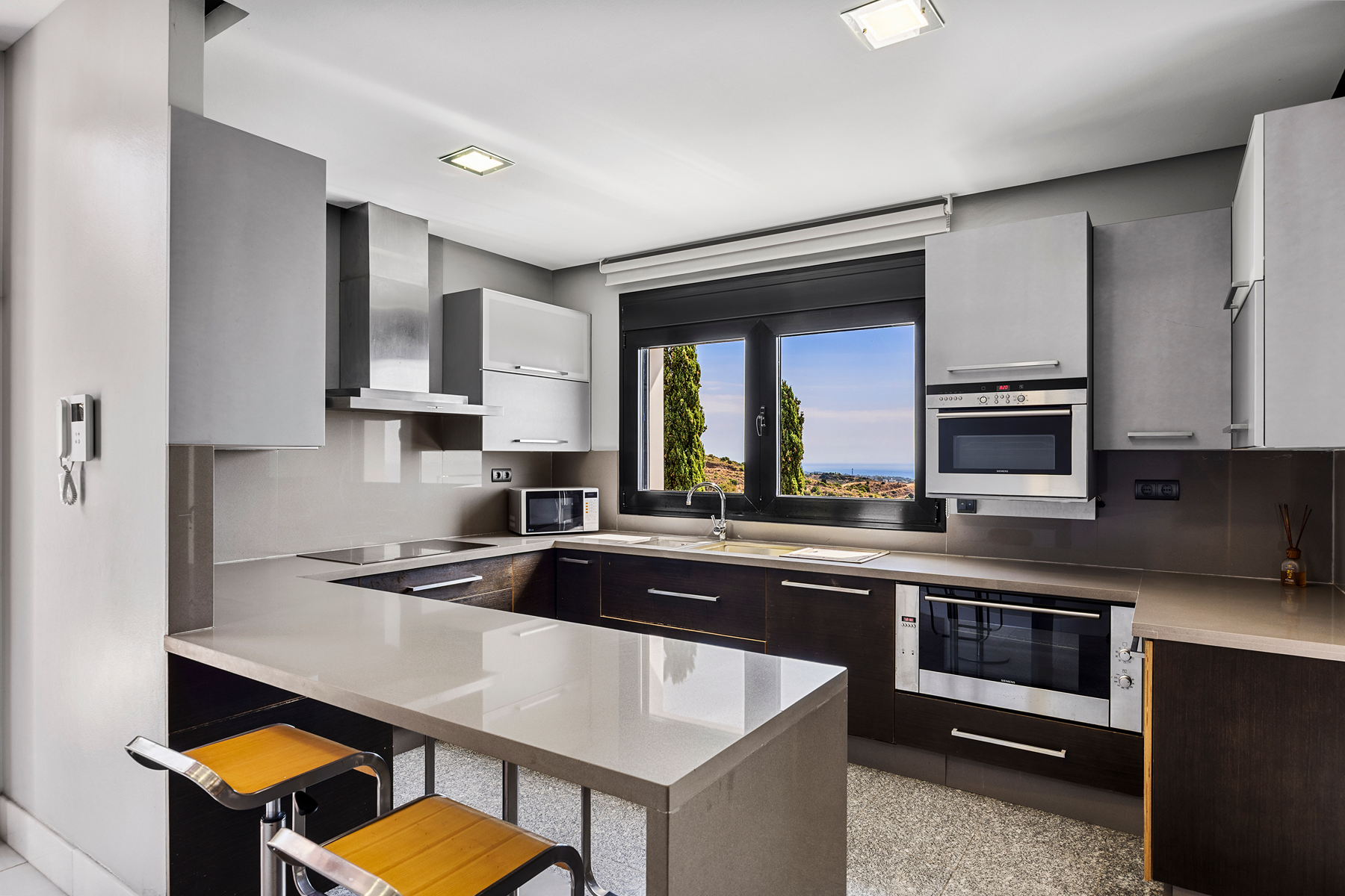  A modernist villa with captivating panoramic views - 物件實景