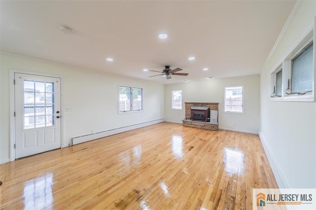 Iselin, New Jersey, 08830, United States, 3 Bedrooms Bedrooms, ,2 BathroomsBathrooms,Residential,For Sale,2010033