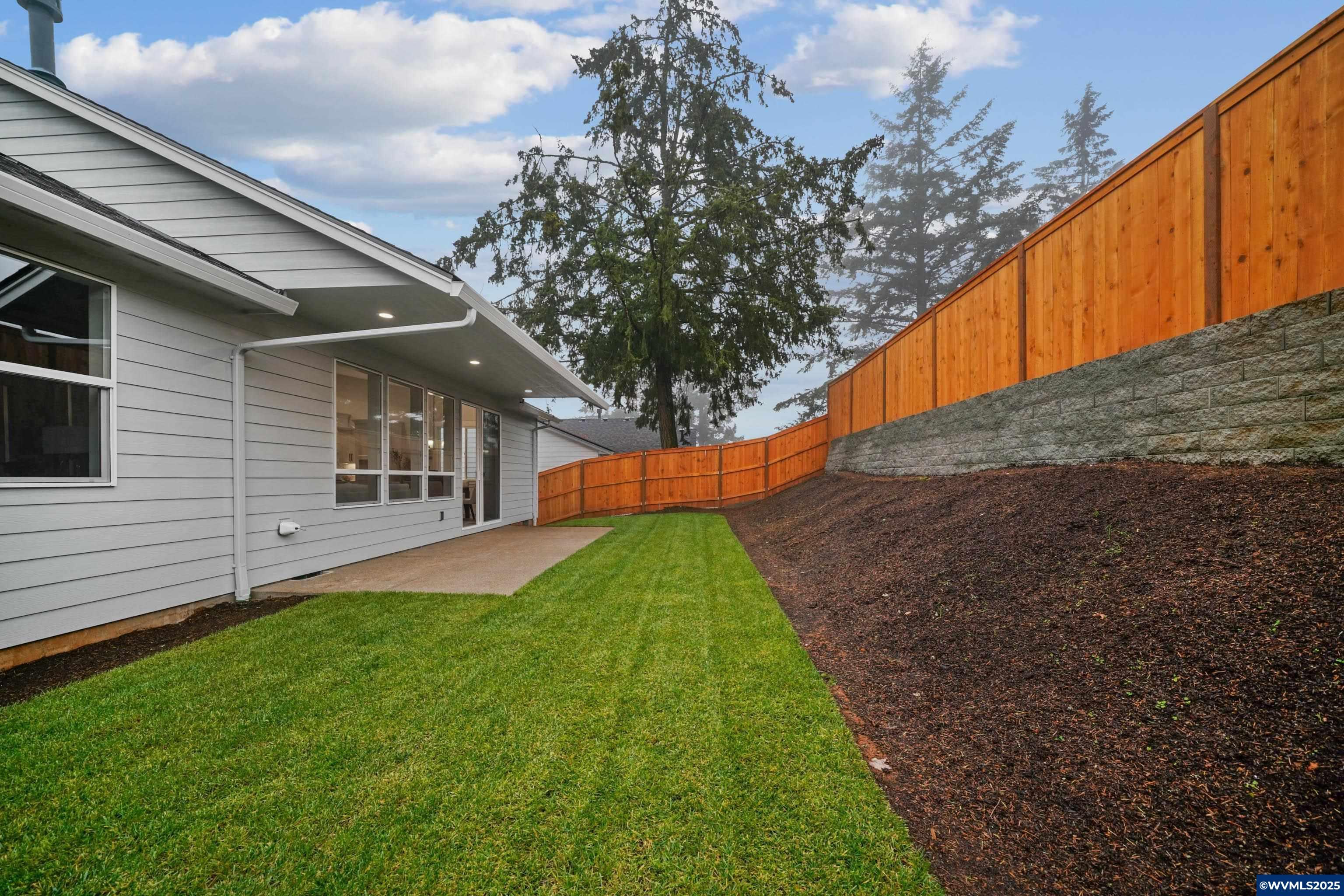 Salem, Oregon, 97306, United States, 3 Bedrooms Bedrooms, ,2 BathroomsBathrooms,Residential,For Sale,1856917