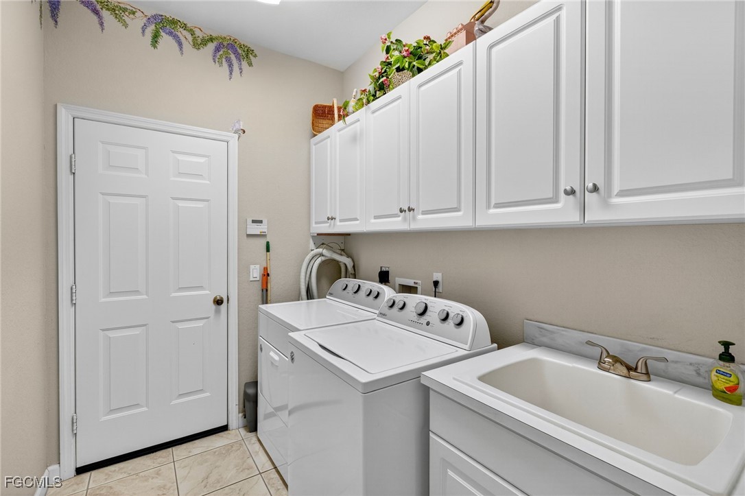 Fort Myers, Florida, 33907, United States, 3 Bedrooms Bedrooms, ,3 BathroomsBathrooms,Residential,For Sale,1985643