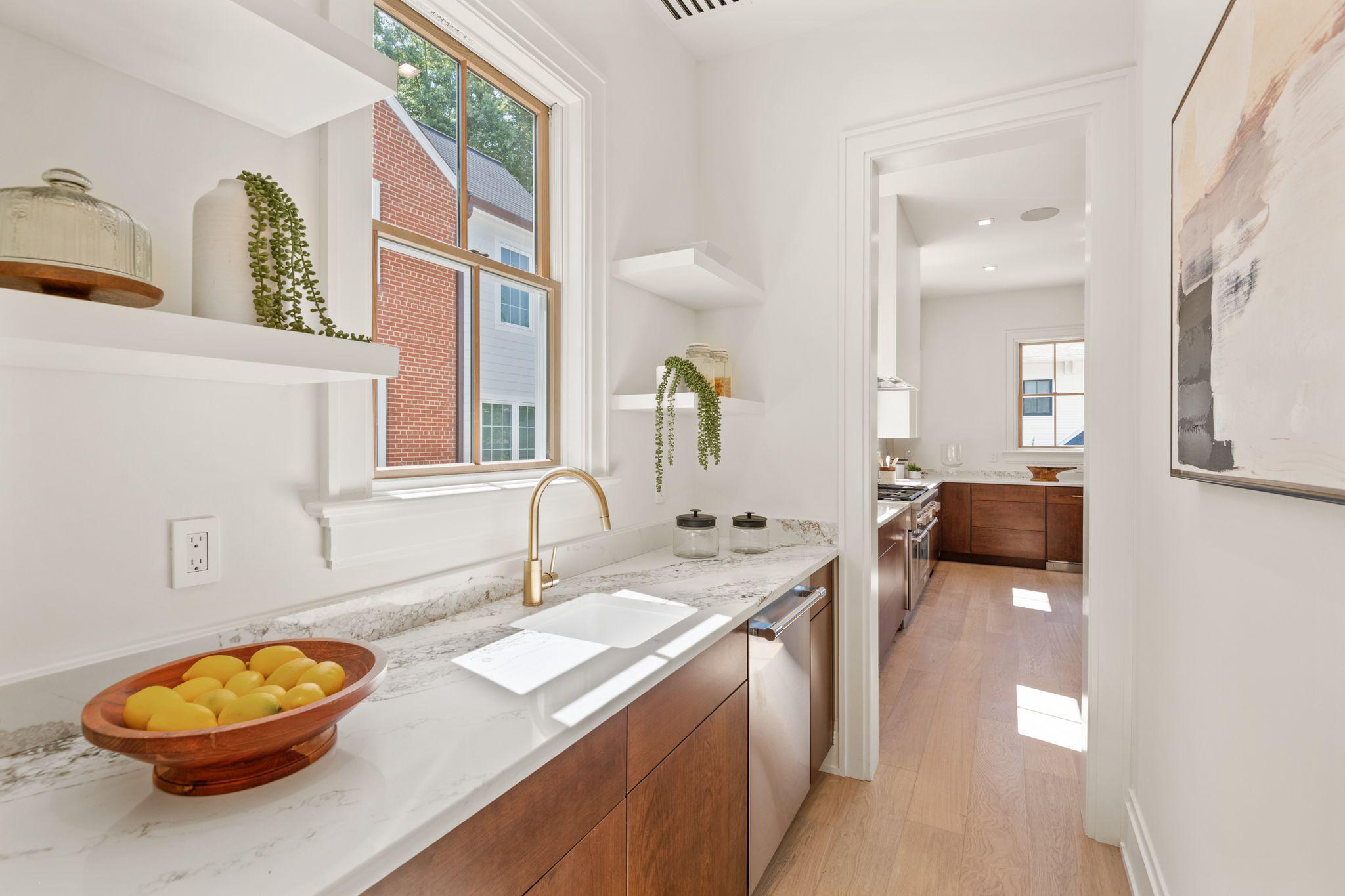  5022 Cathedral Avenue NW, Washington, DC, 20016 - 物件實景