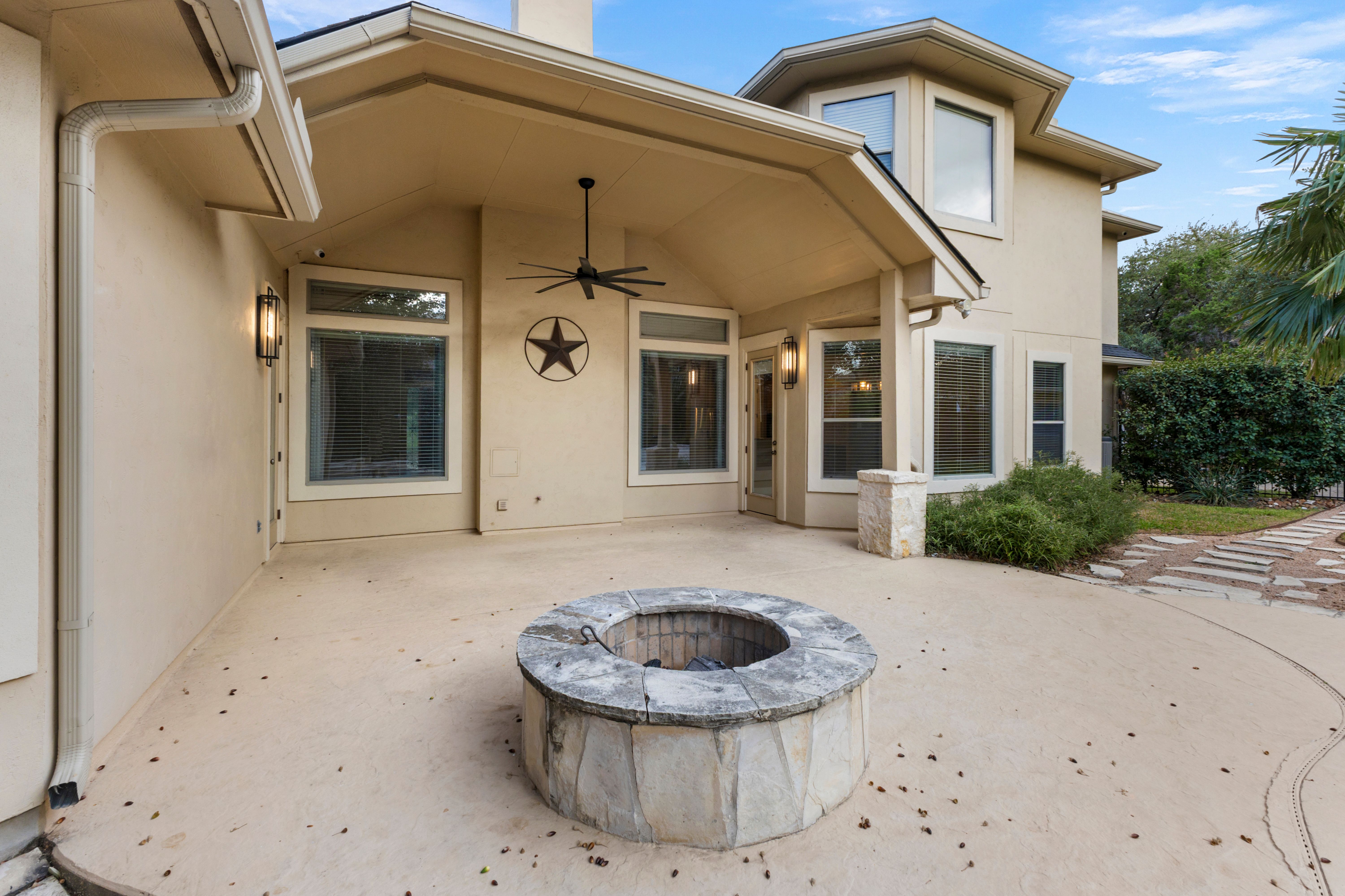  Private 5 Bedroom Oasis with Pool  Heights of Stone Oak - 物件實景