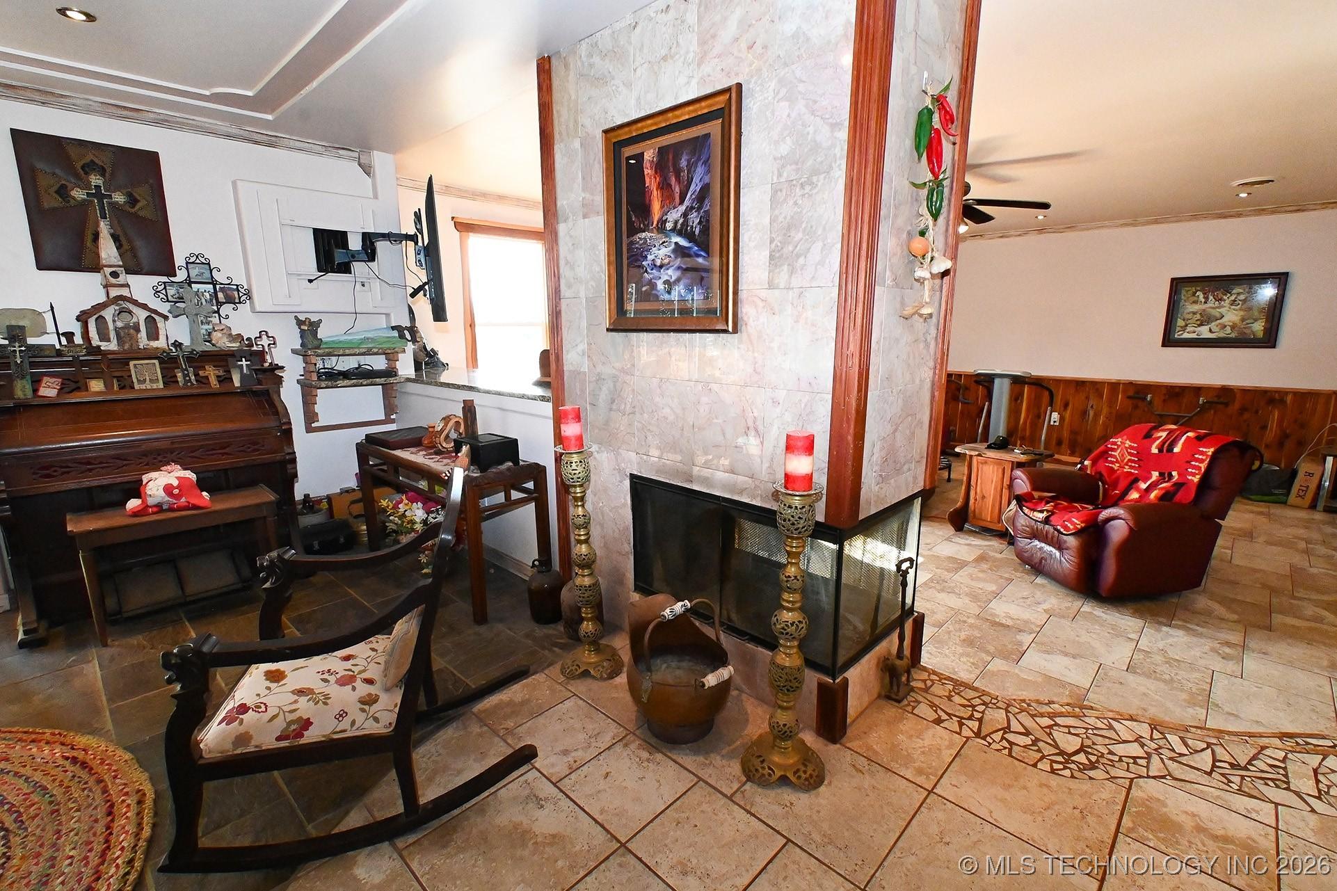 Sallisaw, Oklahoma, 74955, United States, 6 Bedrooms Bedrooms, ,4 BathroomsBathrooms,Residential,For Sale,2009244