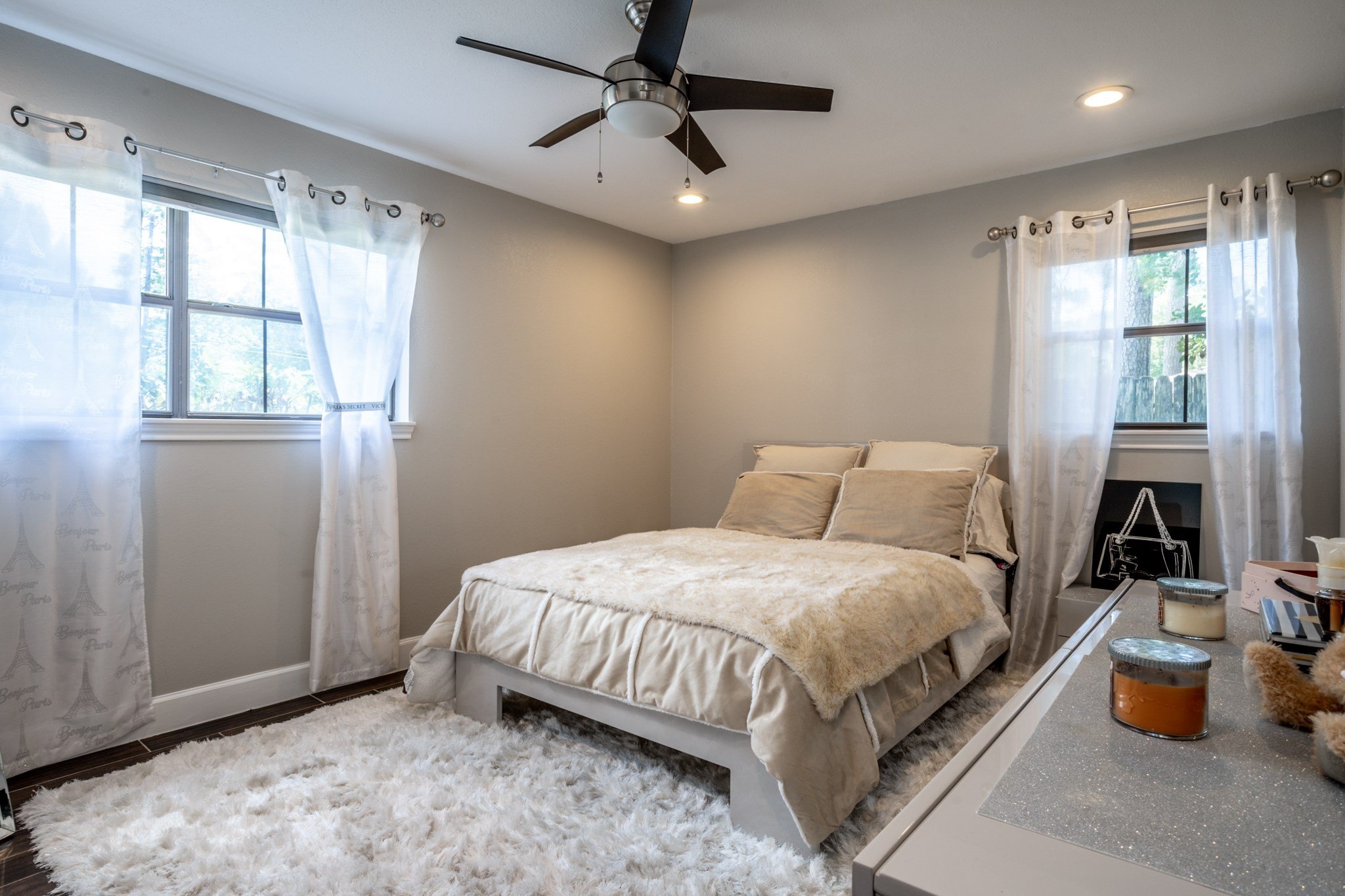 Houston, Texas, 77024, United States, 3 Bedrooms Bedrooms, ,2 BathroomsBathrooms,Residential,For Sale,2048860